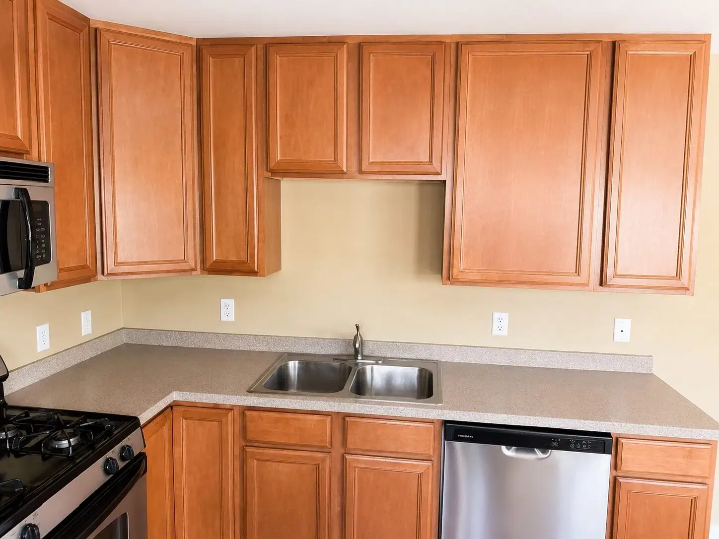 The Flats on Kirkwood Apartments, Bloomington – Kitchen
