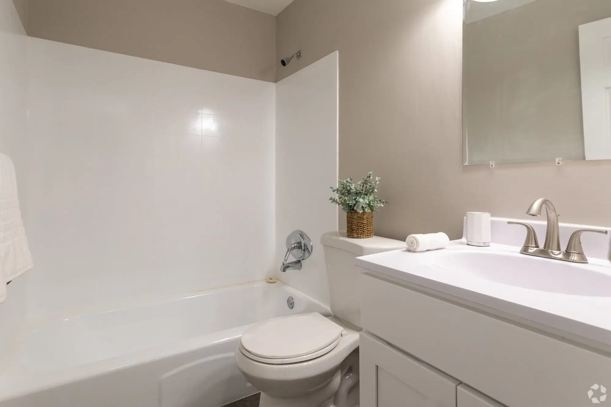 Riverview Crossings, Bensalem – Bathroom