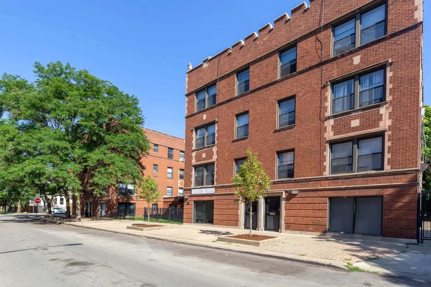 1440 E. 52nd Street, Chicago – Exterior