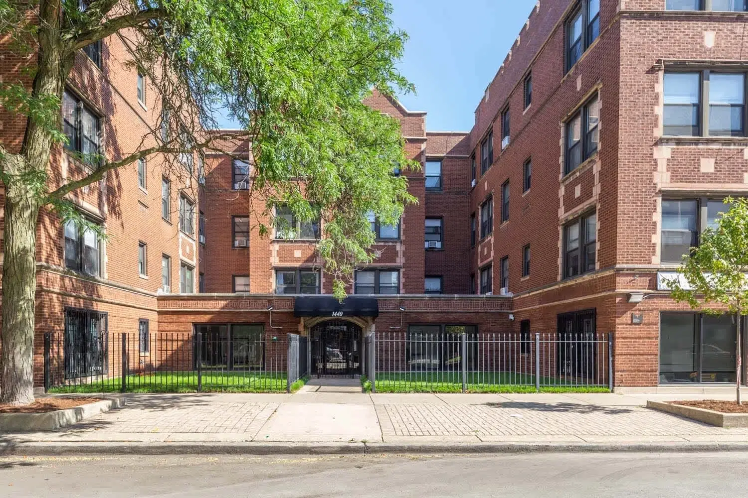 1440 E. 52nd Street, Chicago – Exterior