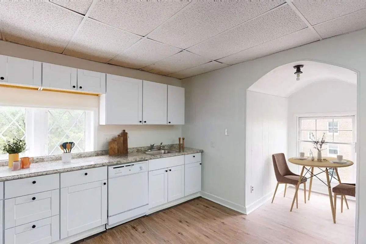 721 E. Armour, Kansas City – Kitchen