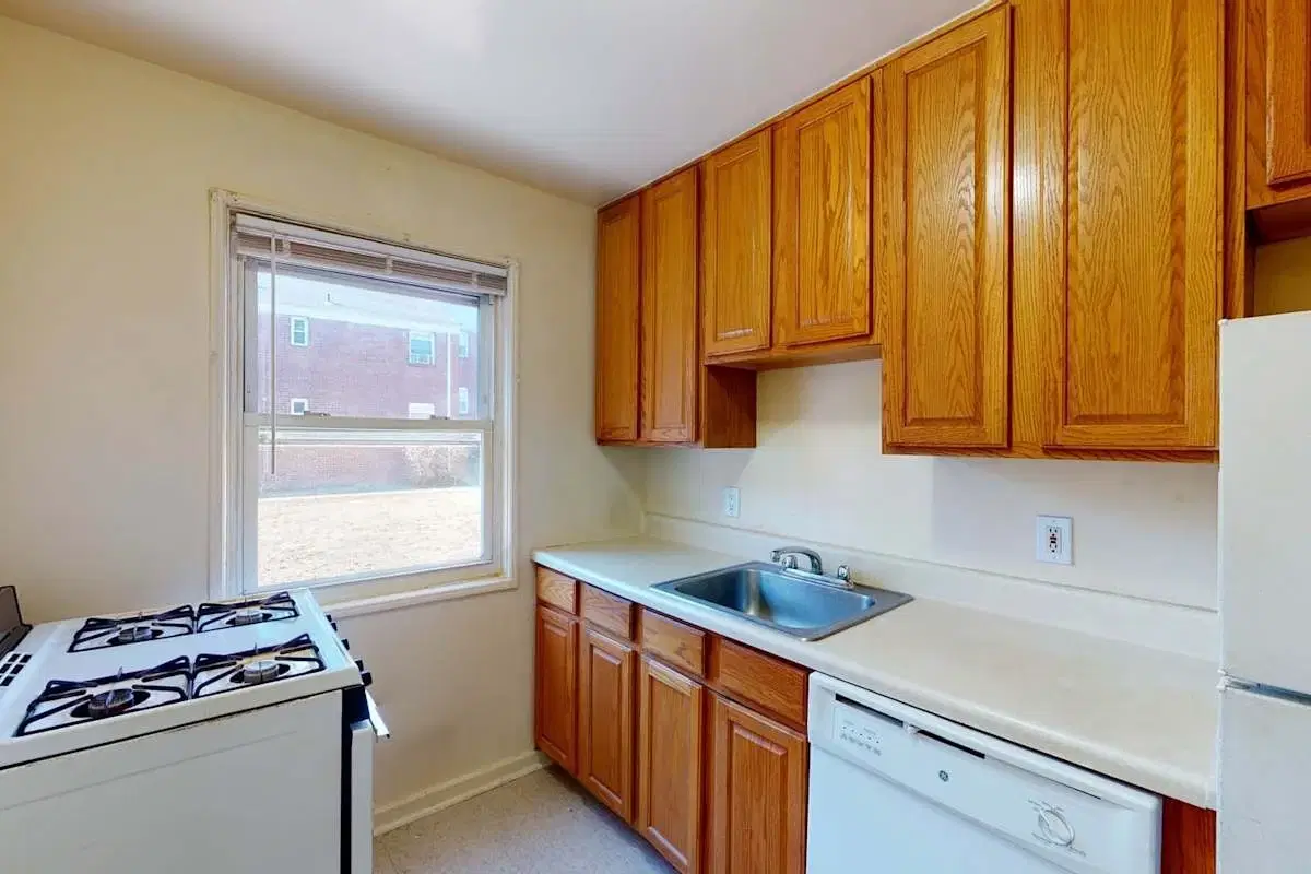 River Terrace Gardens, River Edge – Kitchen