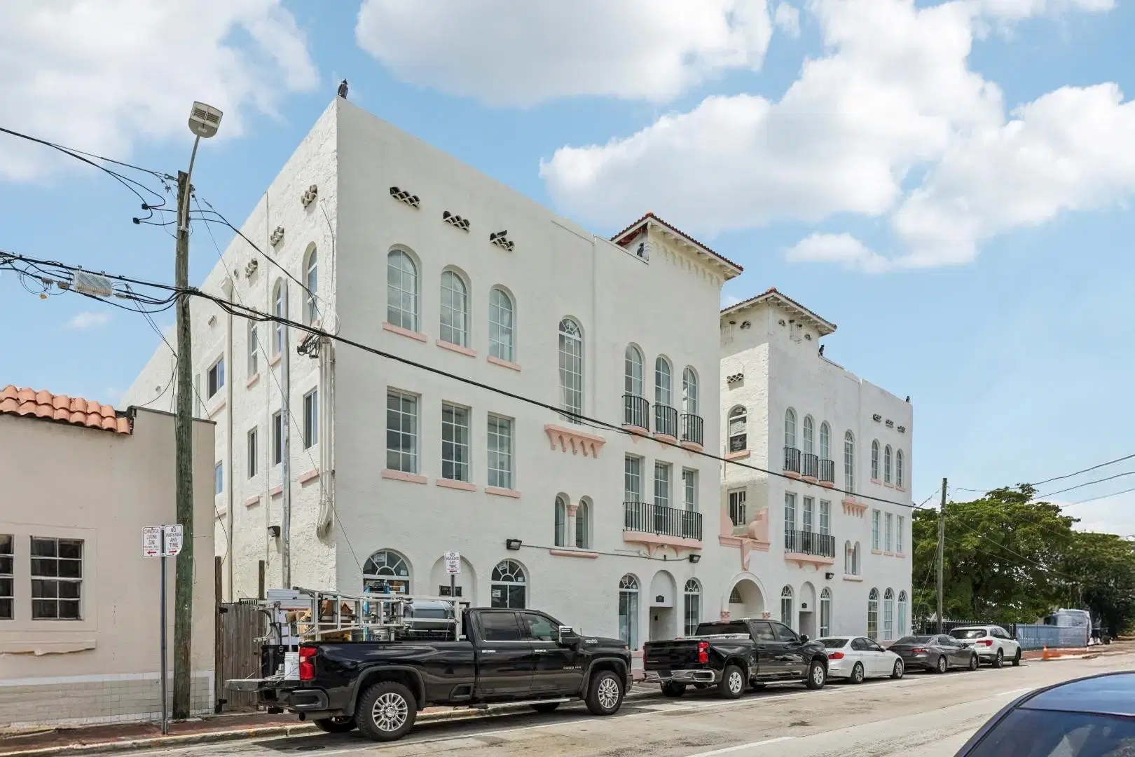 Andes Apartments, Miami – Exterior