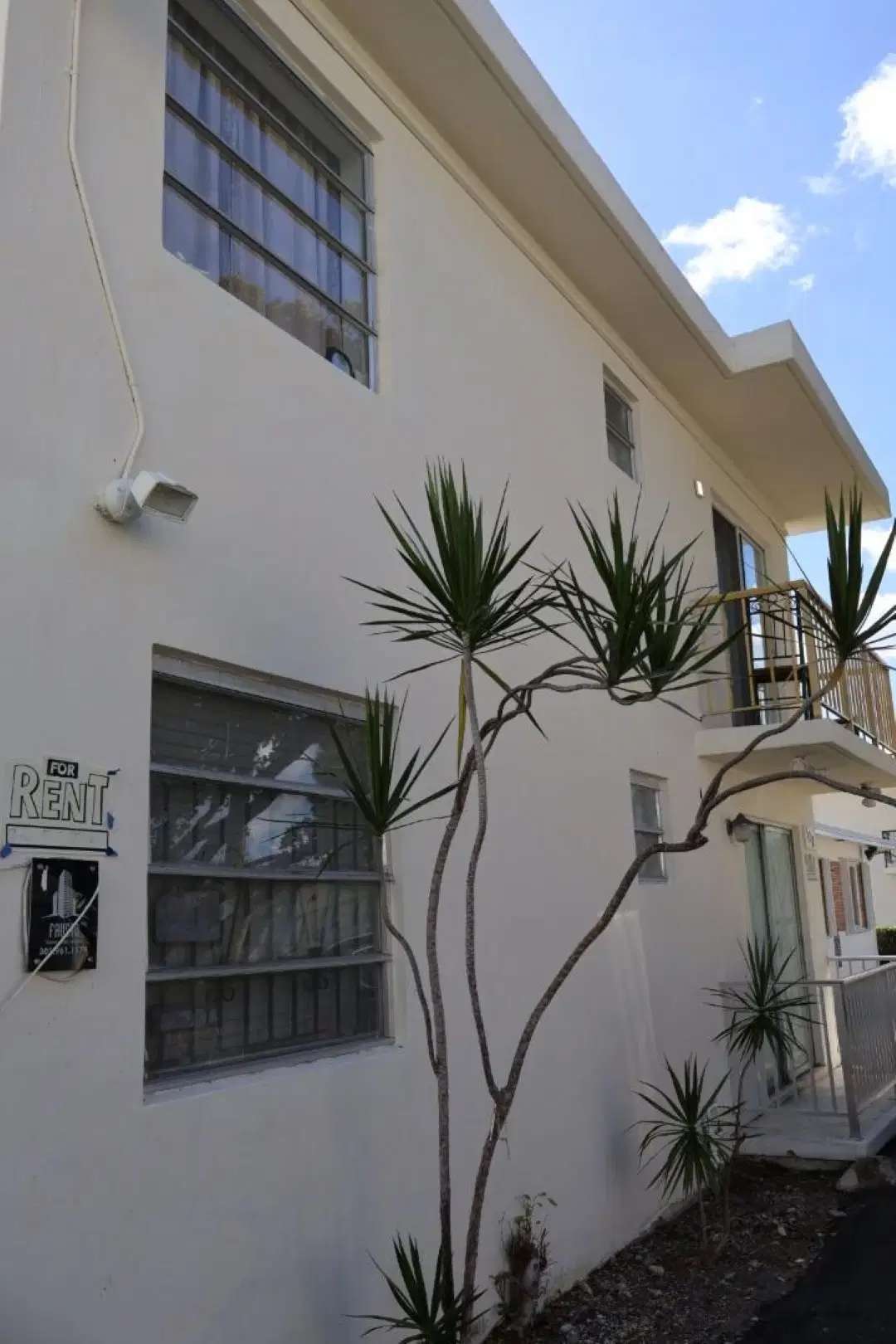 528 SW 6th, Miami – Exterior