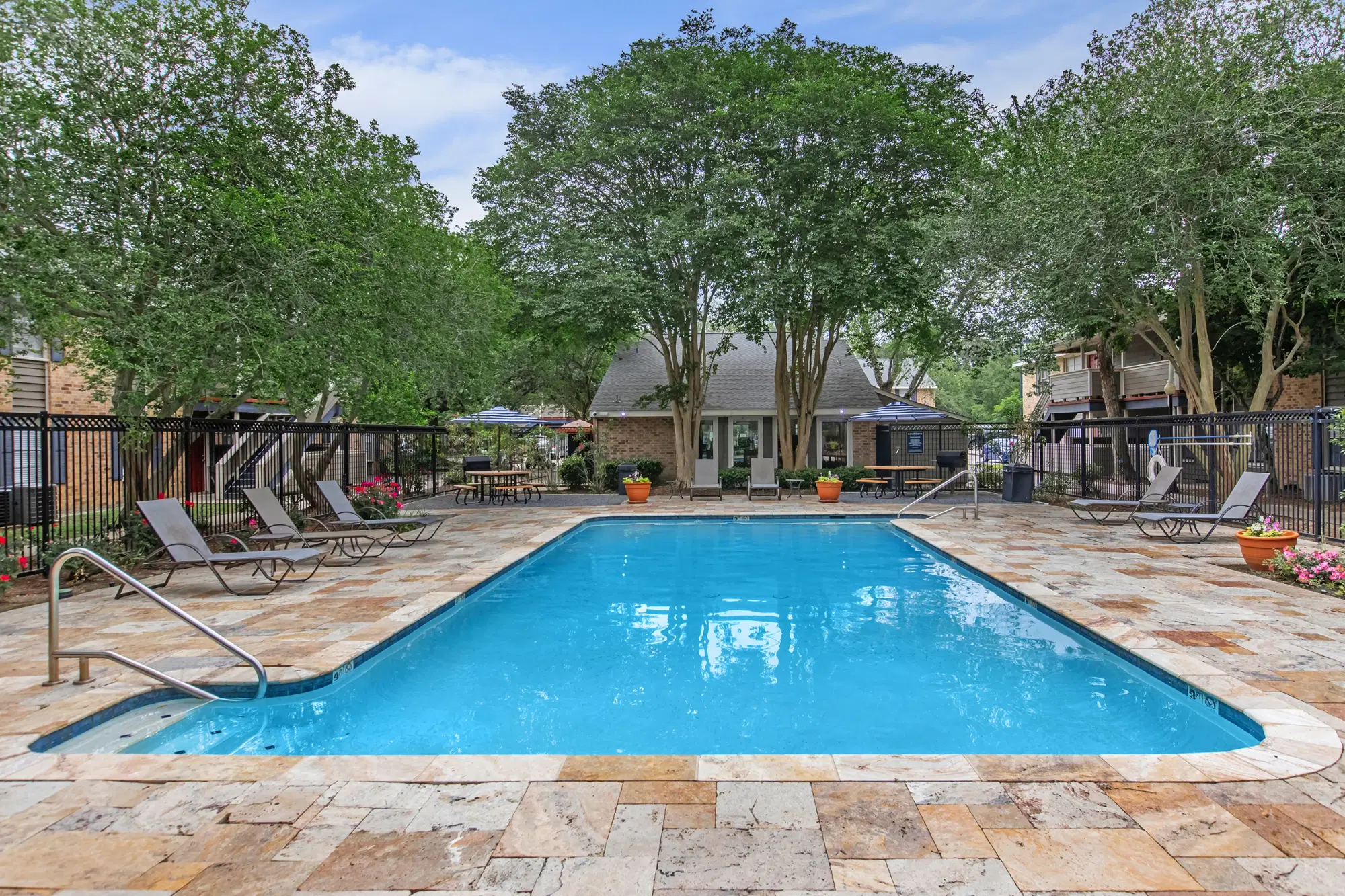 The Arts Apartments at Broussard Crossing, Lafayette – Exterior