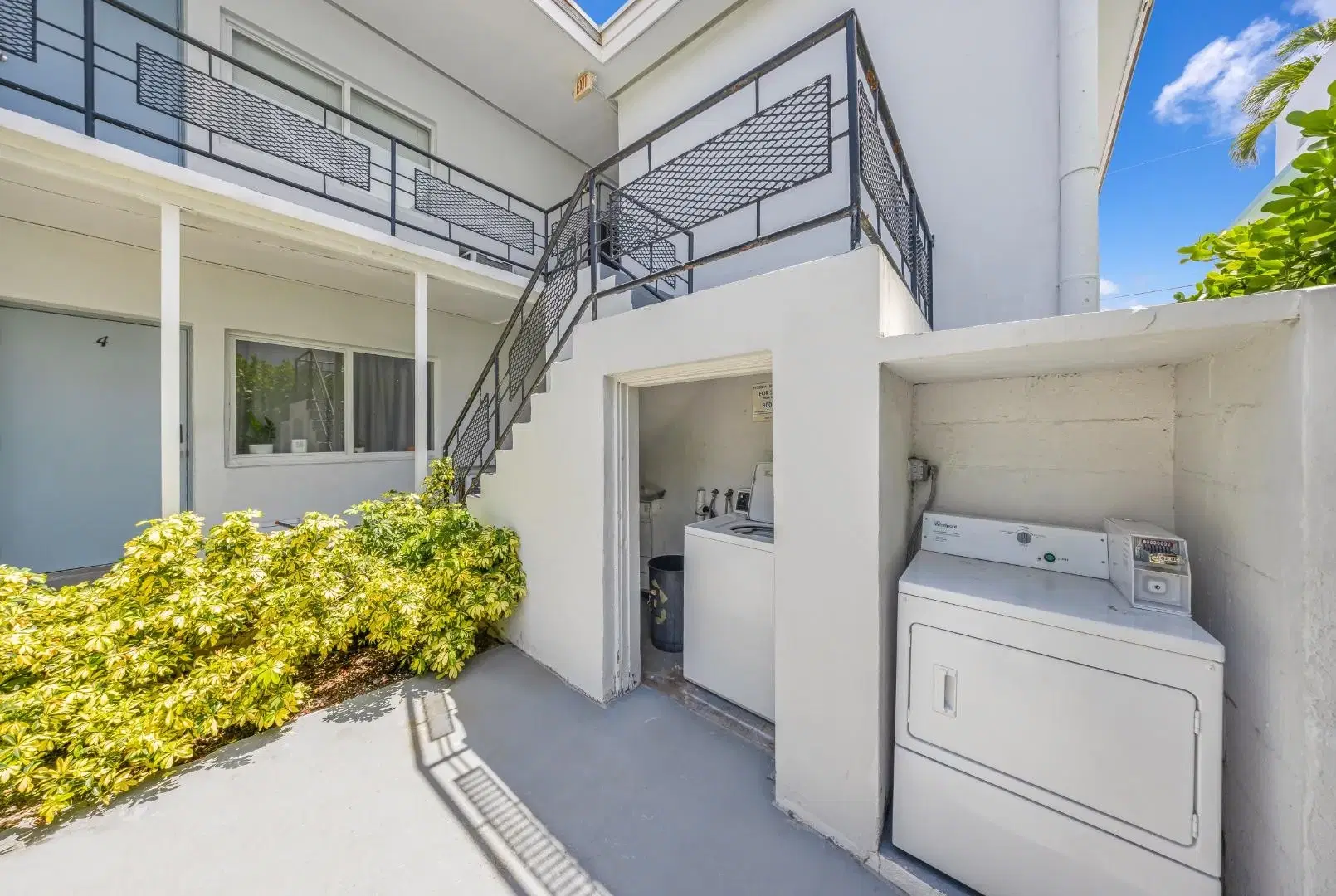 6844 Abbott Ave, Miami Beach – Exterior