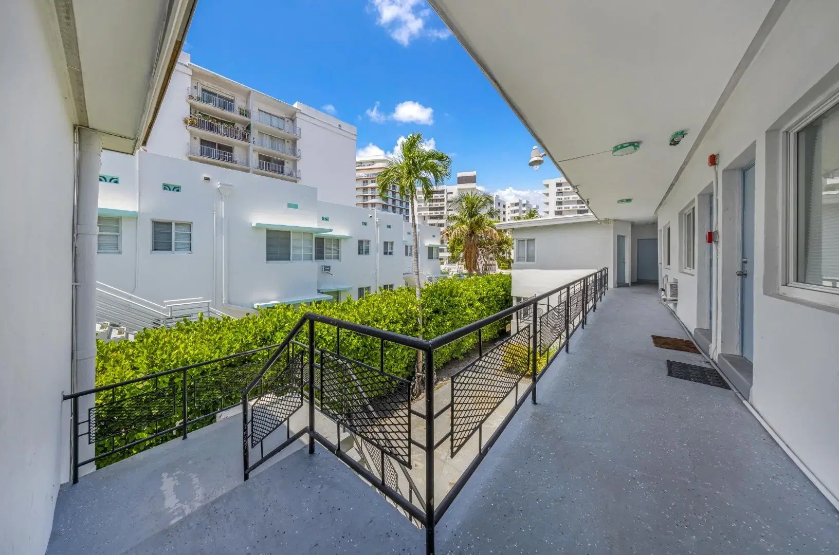 6844 Abbott Ave, Miami Beach – Exterior