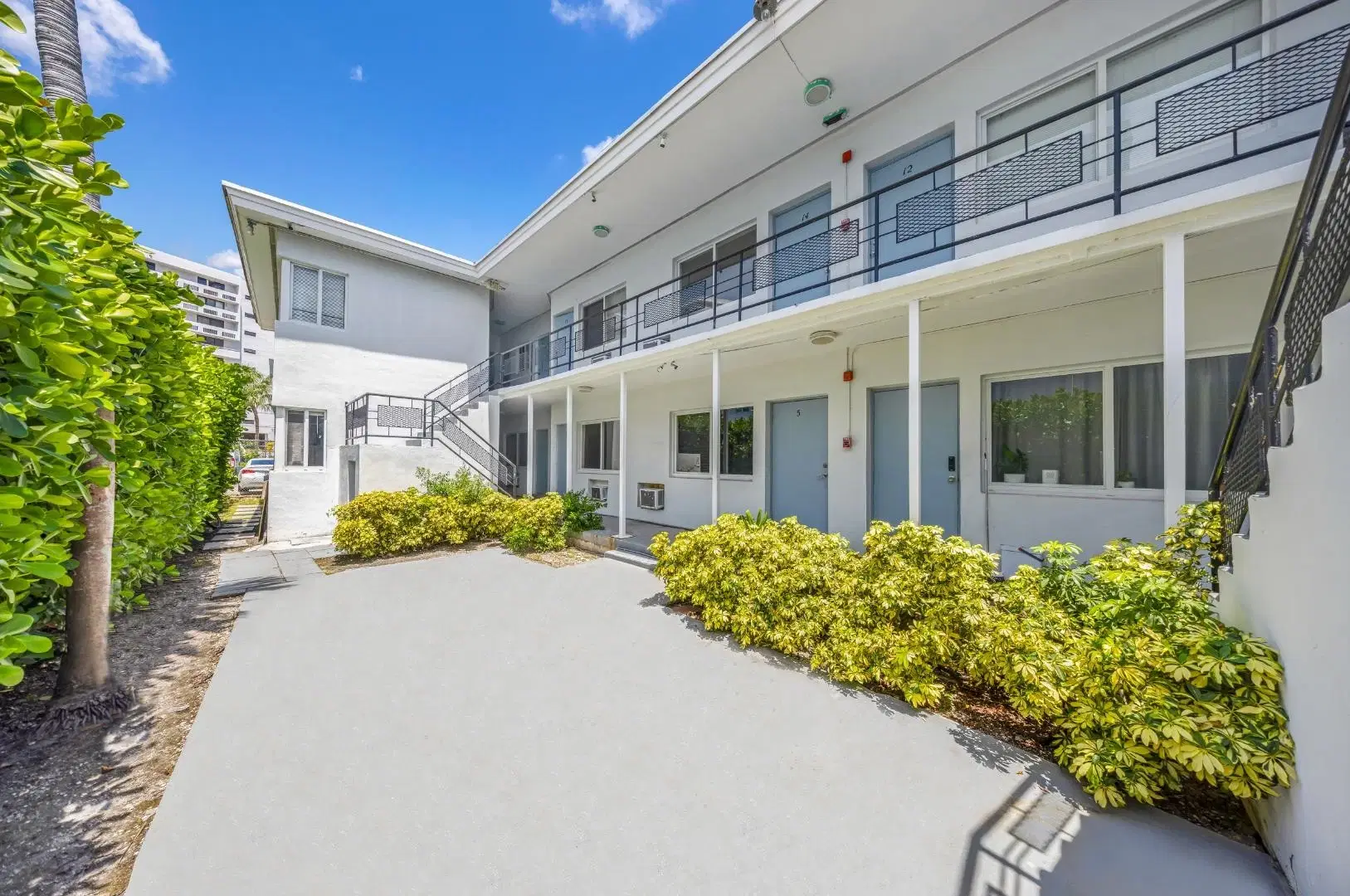 6844 Abbott Ave, Miami Beach – Exterior