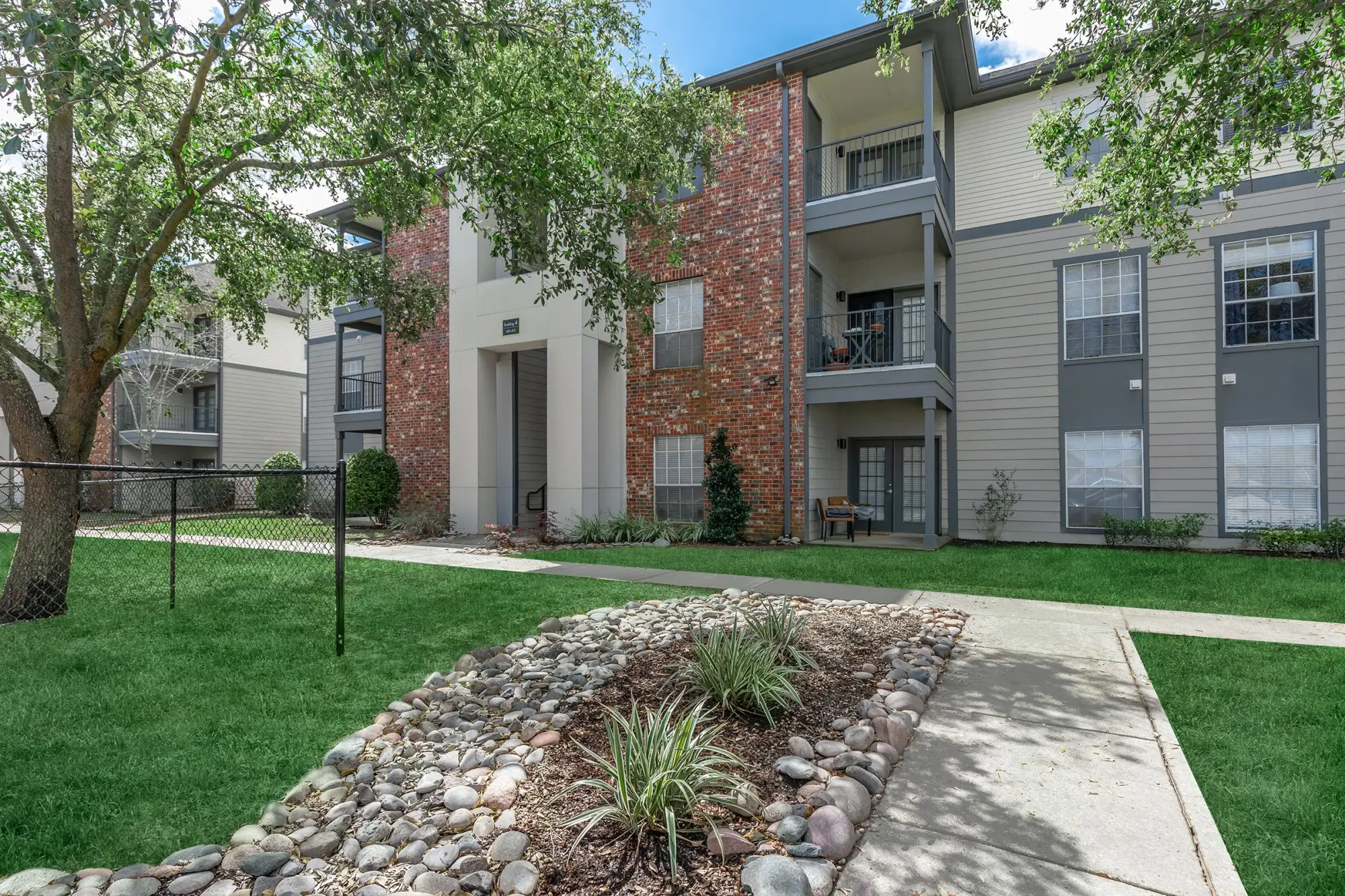 Citiscape at Essen, Baton Rouge – Exterior