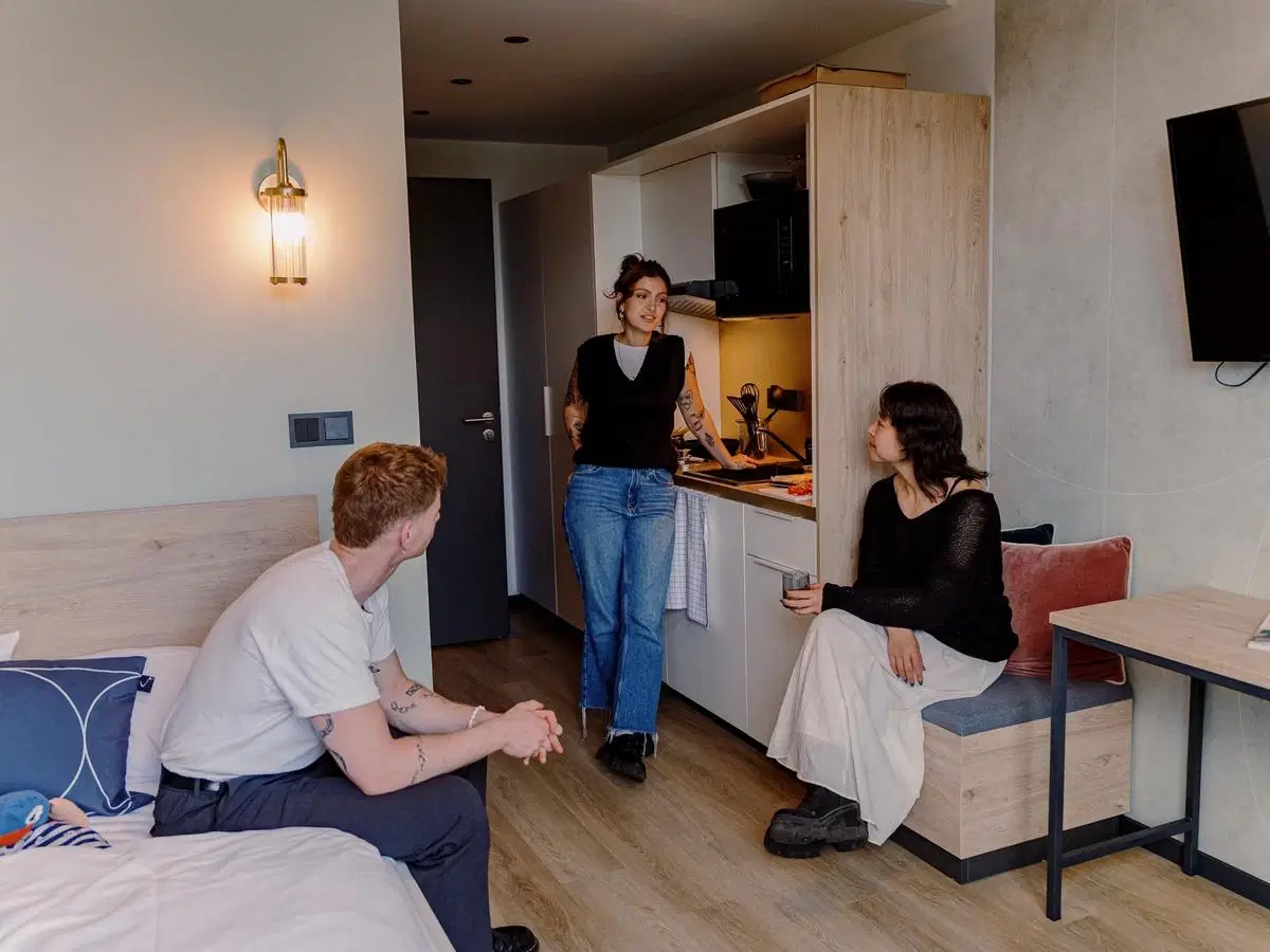 The Base, Berlin – Amenities