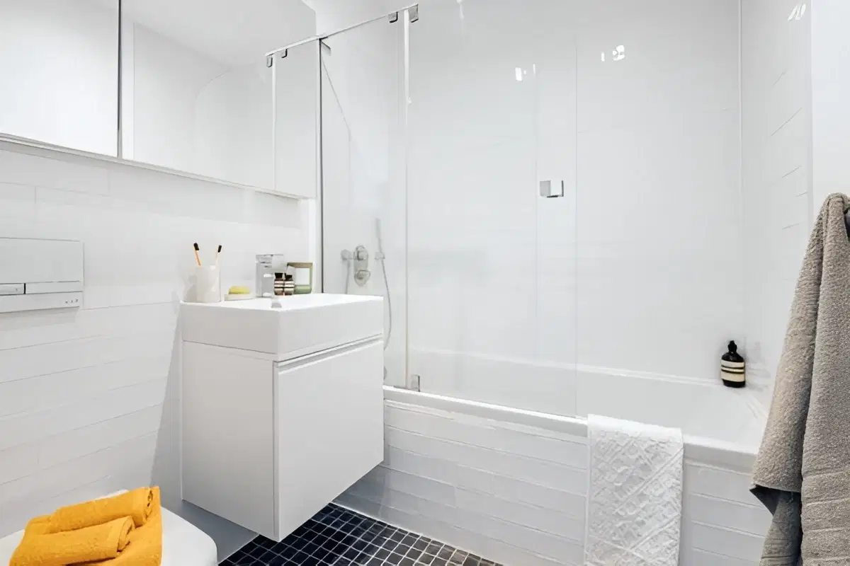 Town Centre, Reading – 1 Bedroom, 1 Bathroom Flat  (LRG)