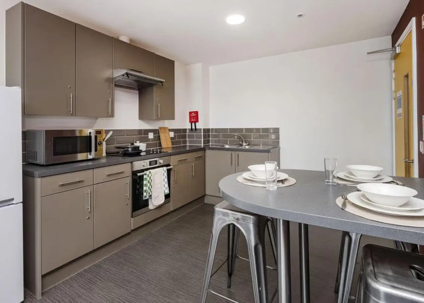 LST Foundry Courtyard, Glasgow – Gold Ensuite