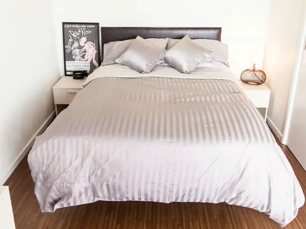 Holly Court, Bristol – Large Studio with roof terrace