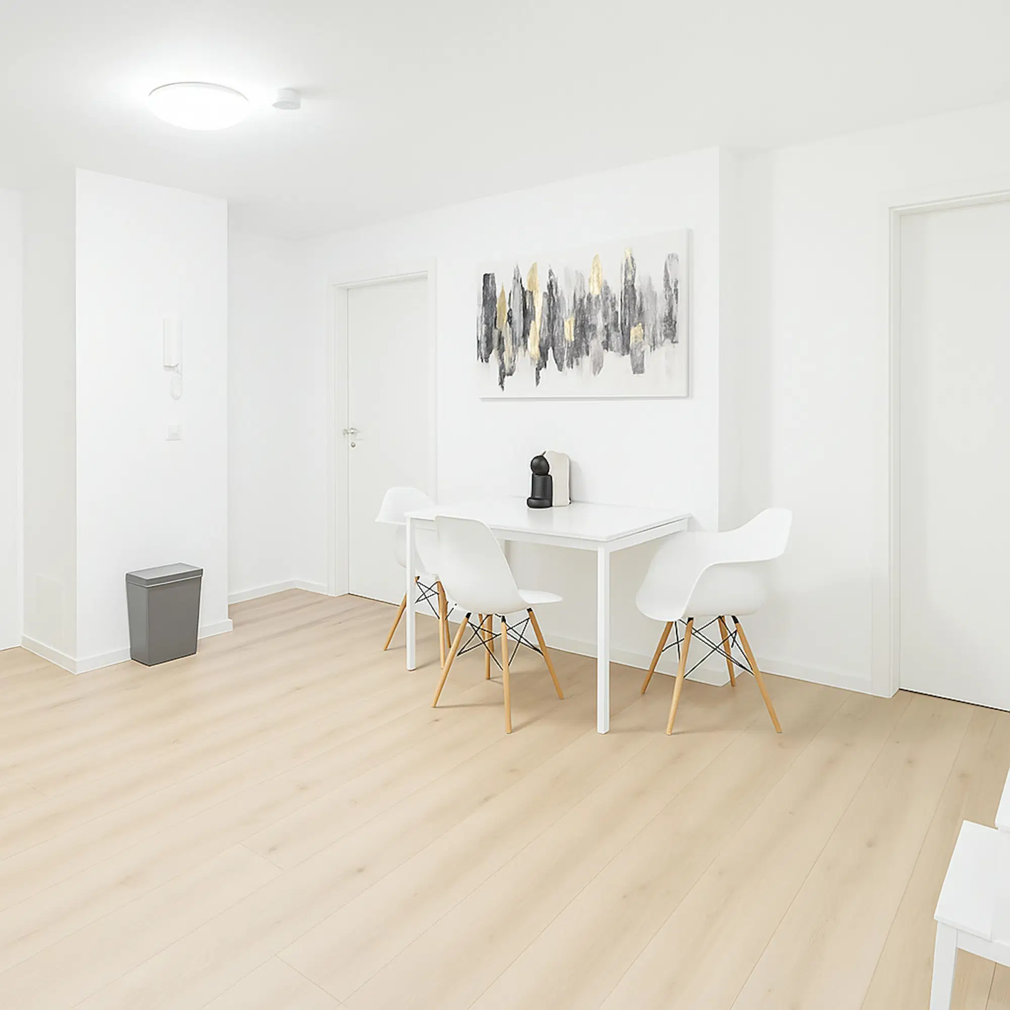 MHM 81477, Munich – Amenities