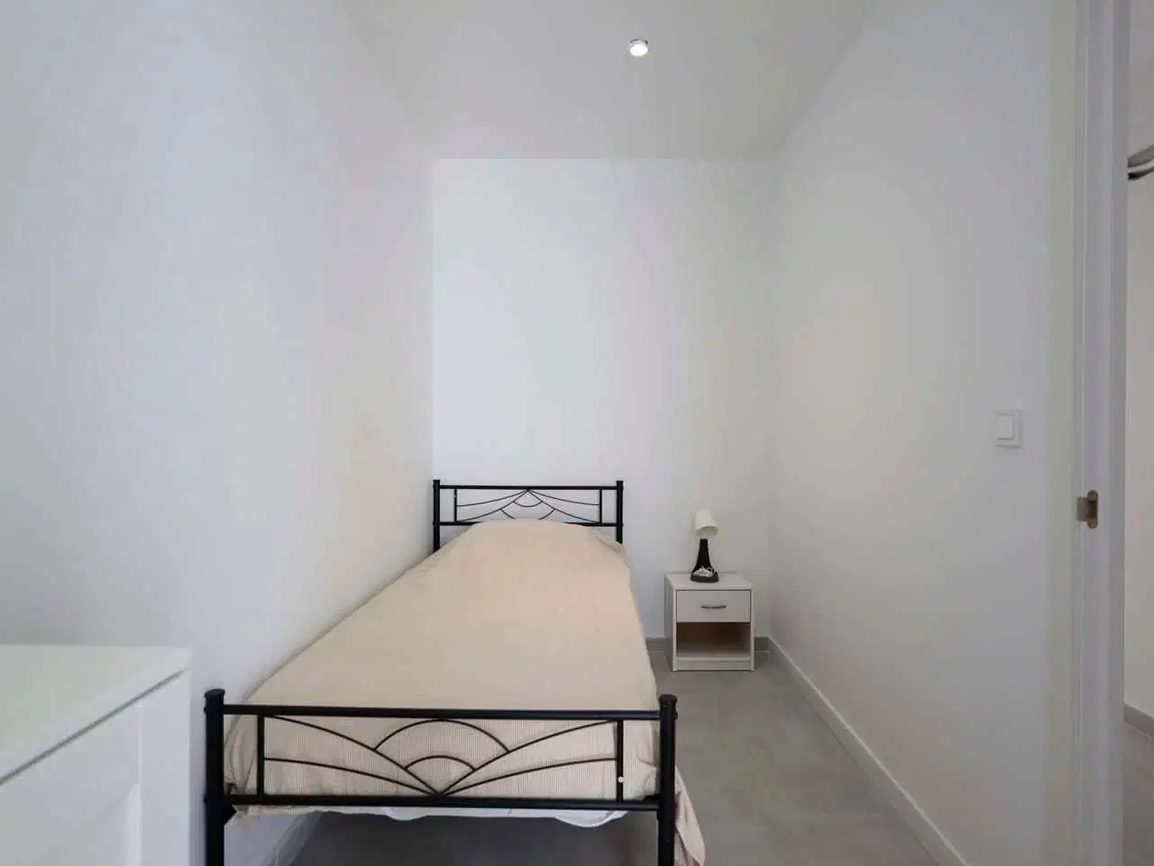 SPC 28011, Madrid – #191851: 5 Bed 2 Bath Room (private room Calle Guadarrama)