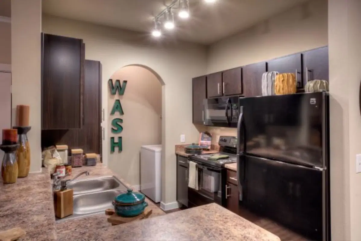 Oxford at the Ranch, Waller – Kitchen