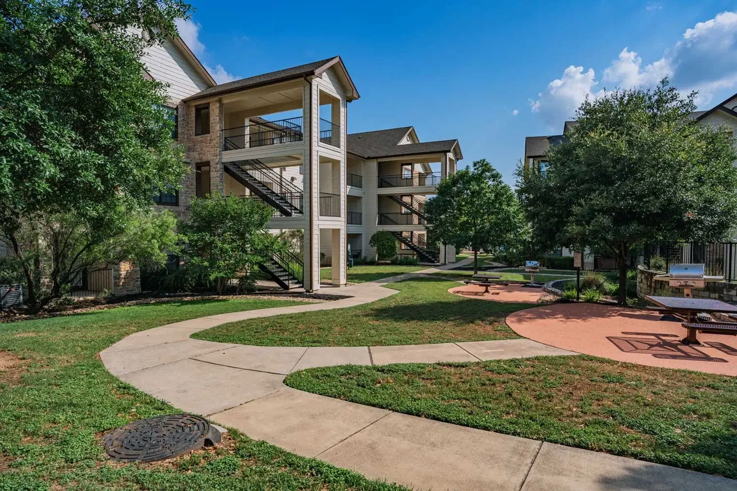 Oxford at Tech Ridge, Austin – Exterior