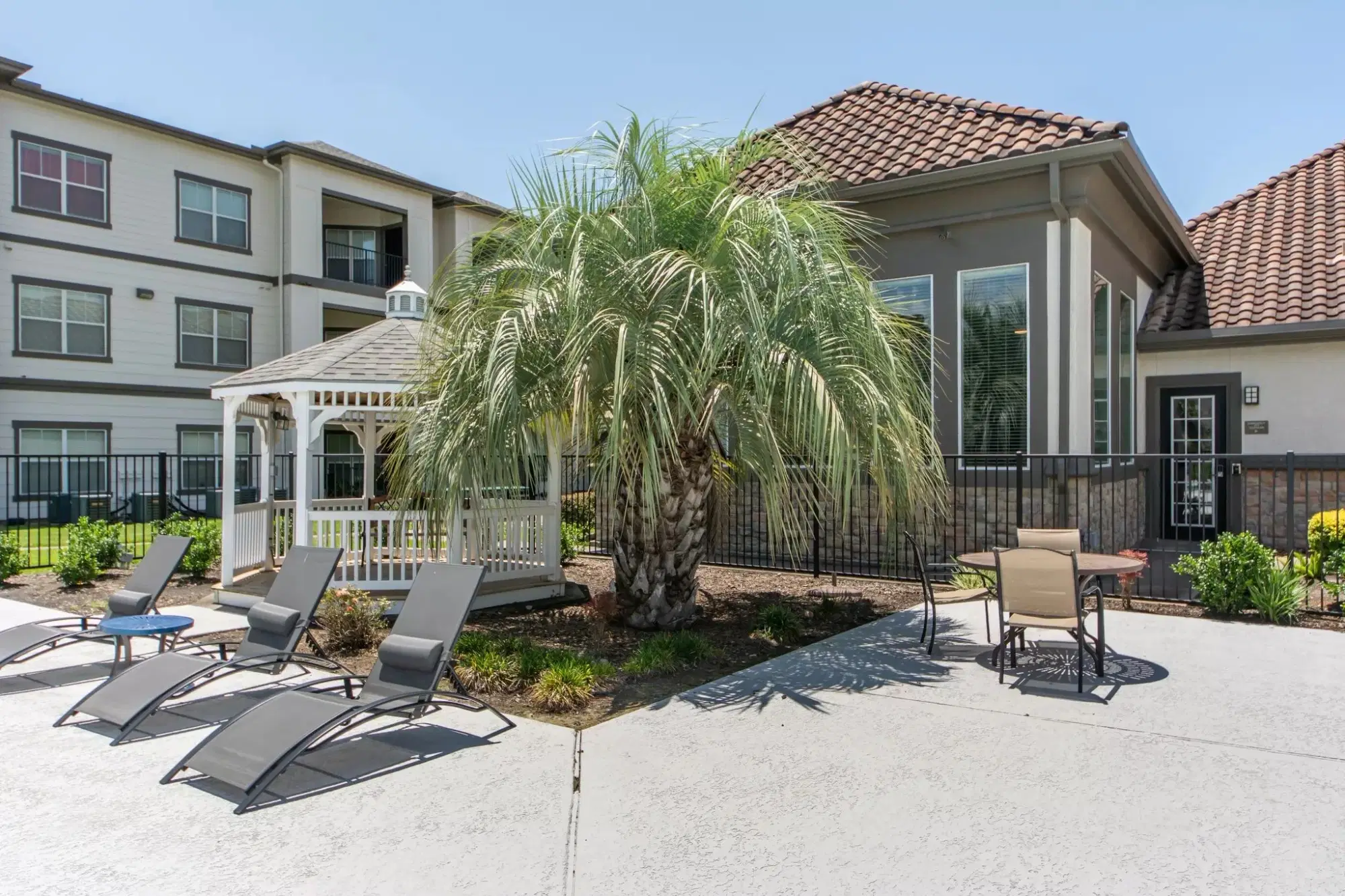 Oxford At Country Club, Baytown – Exterior