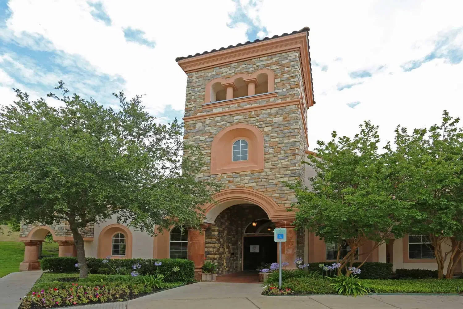 Oxford at Sonterra, San Antonio – Exterior