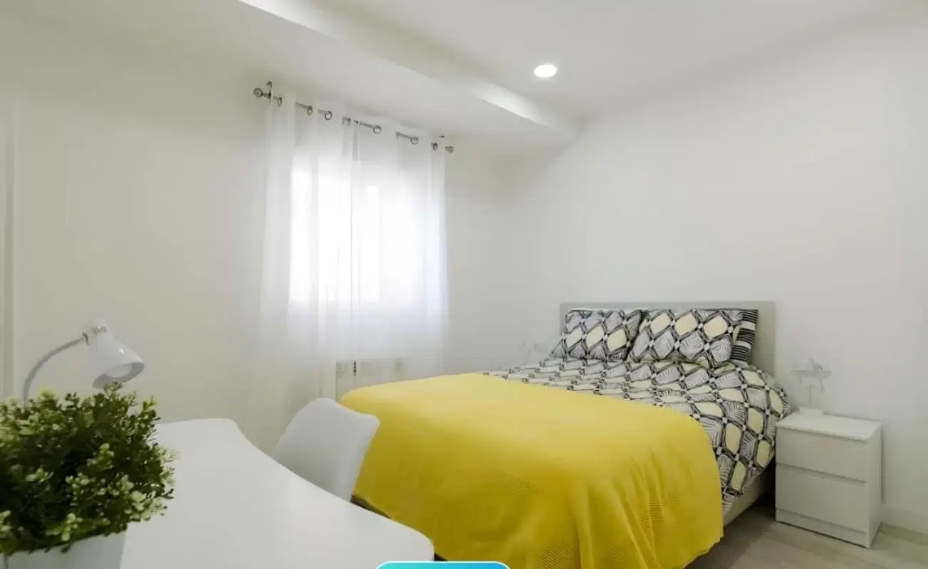 SPC 28045, Madrid – #193682: 4 Bed 1 Bath Room (Calle Aldea del Fresno)