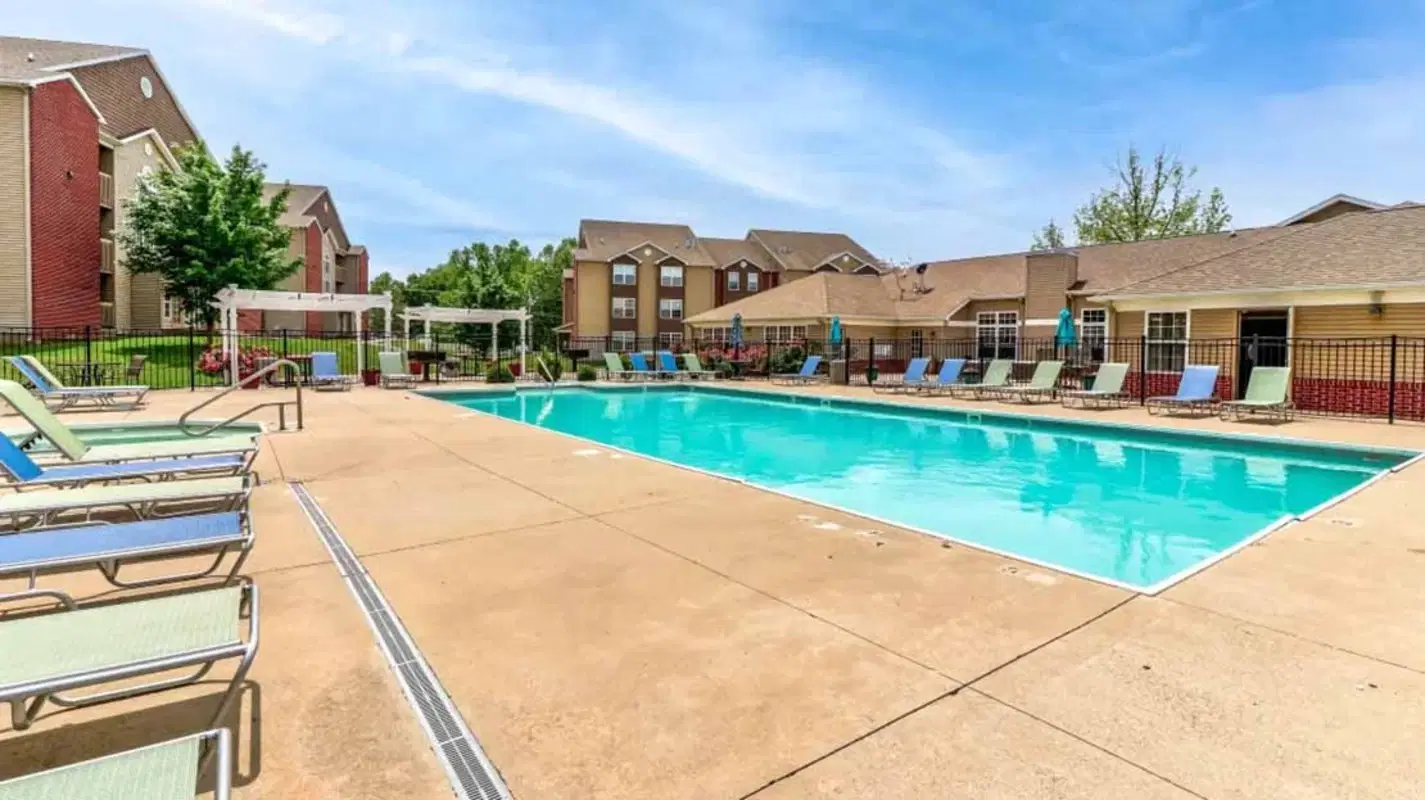 900 on Park Apartments, Carbondale – Exterior