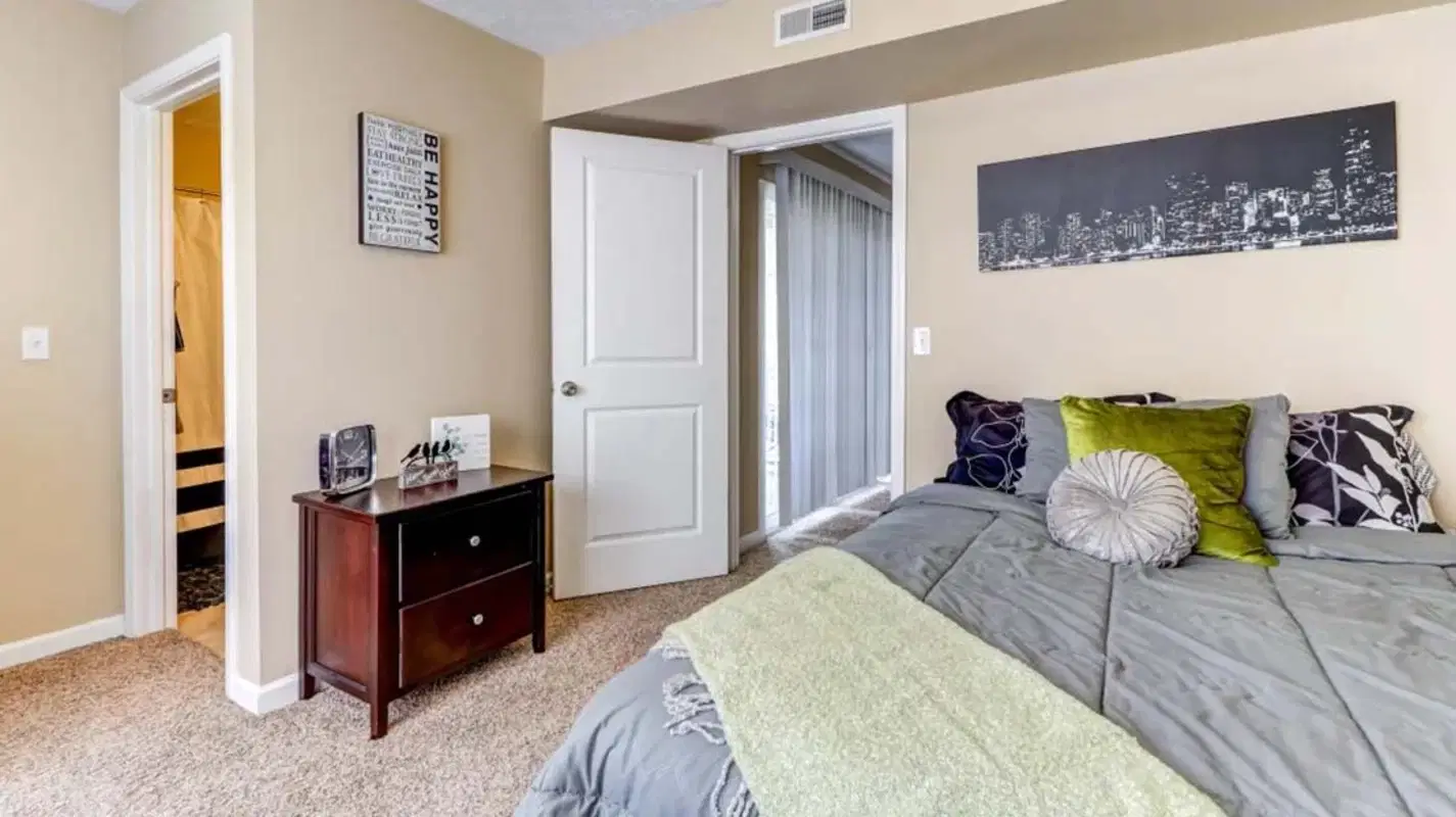 900 on Park Apartments, Carbondale – Bedroom