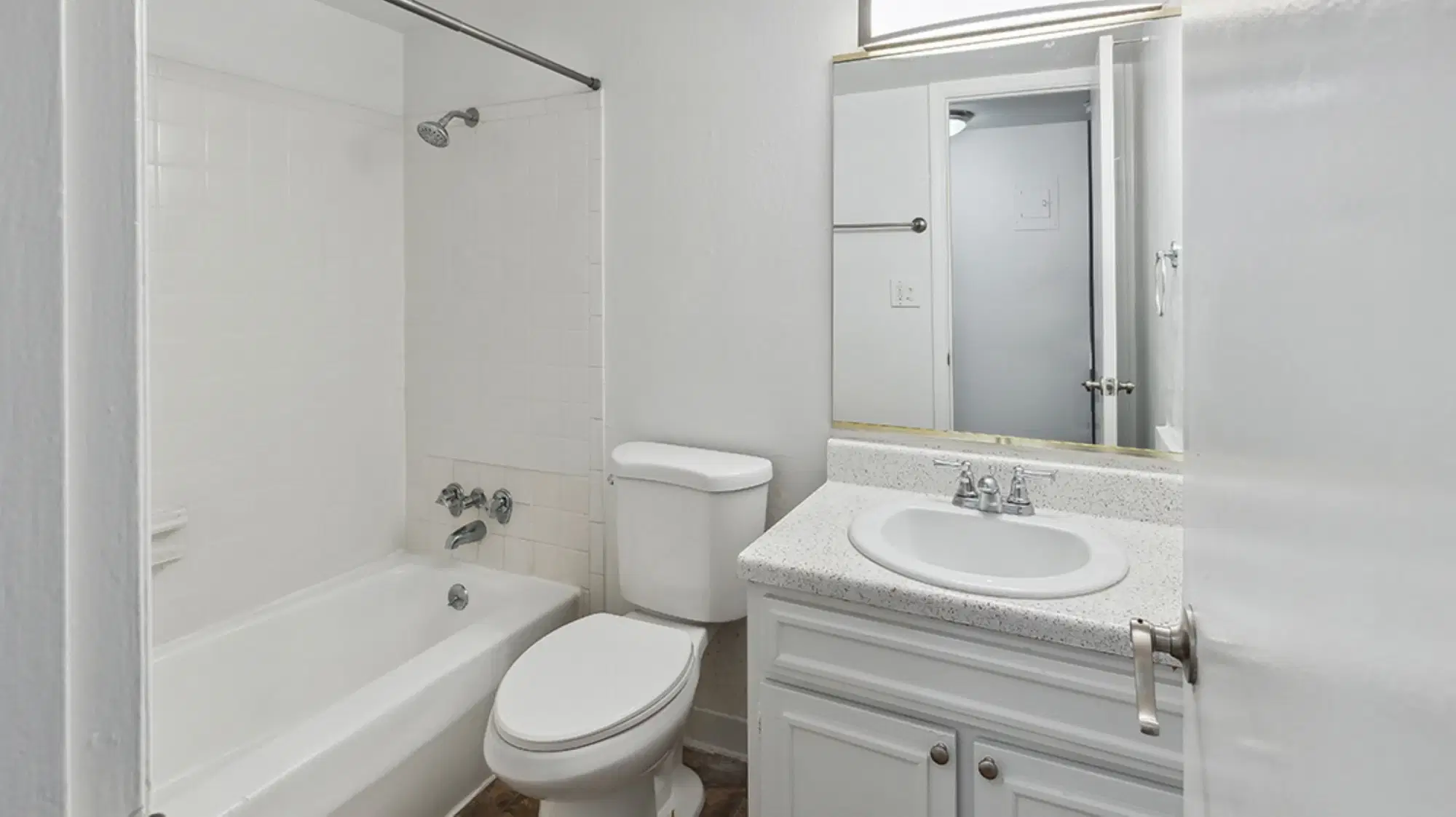 The Fairway Club Apartments, Greenville – Bathroom
