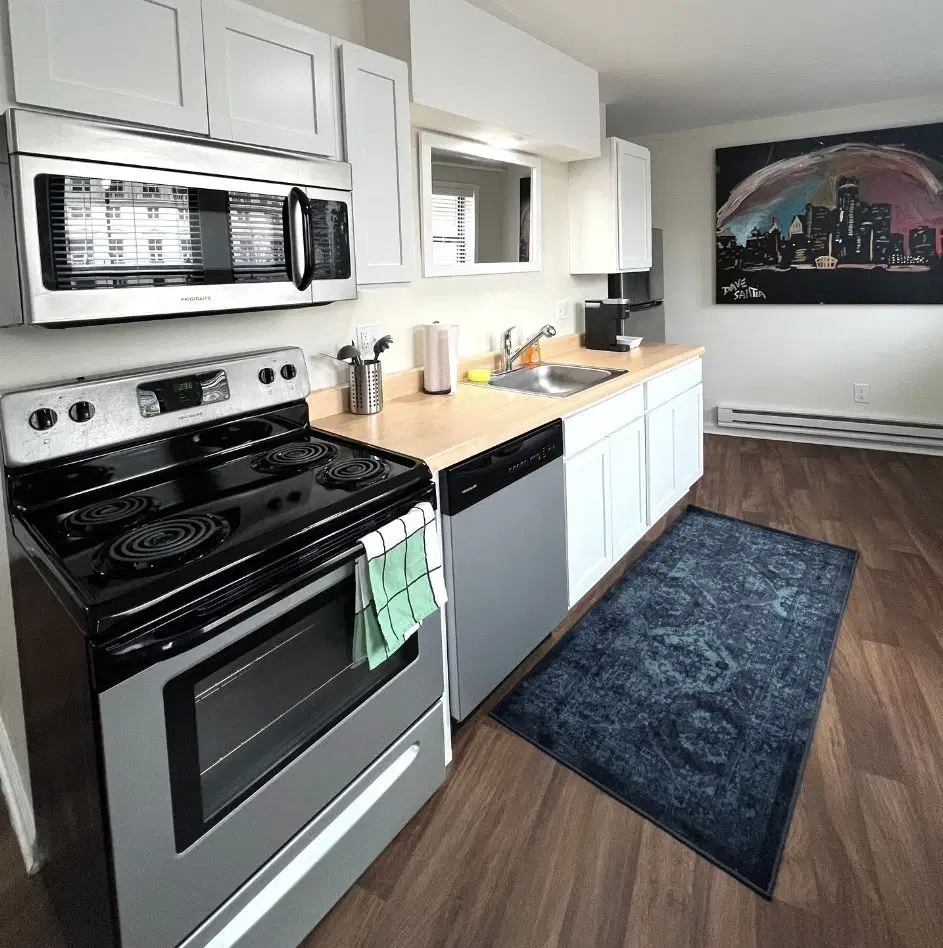 The Ashley Apartments, Detroit – Kitchen
