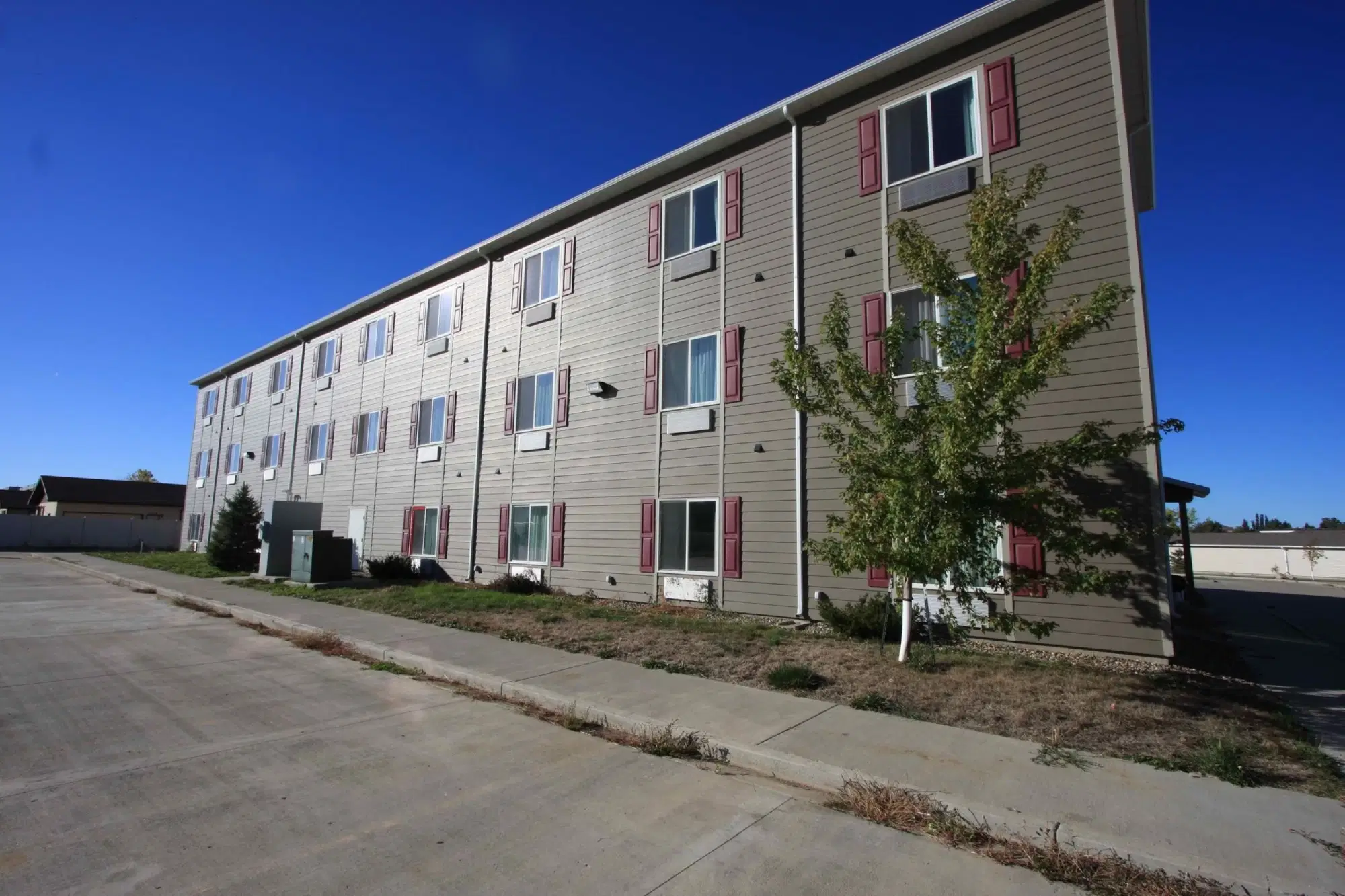 Legend Apartments, Dickinson – Exterior