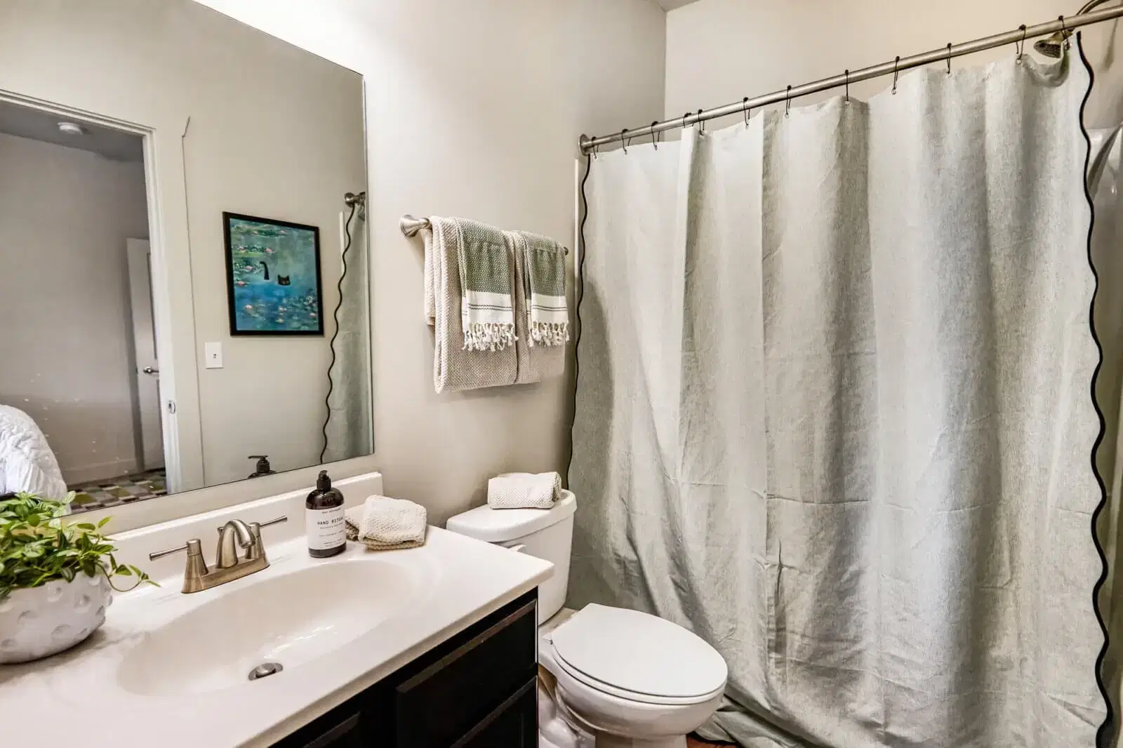 Hannah Townhomes & Lofts, East Lansing – Bathroom