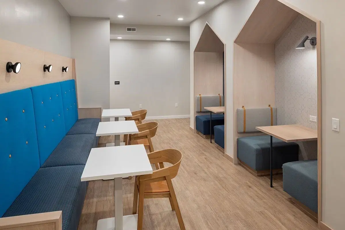 UNO On Chestnut, Philadelphia – Common Area