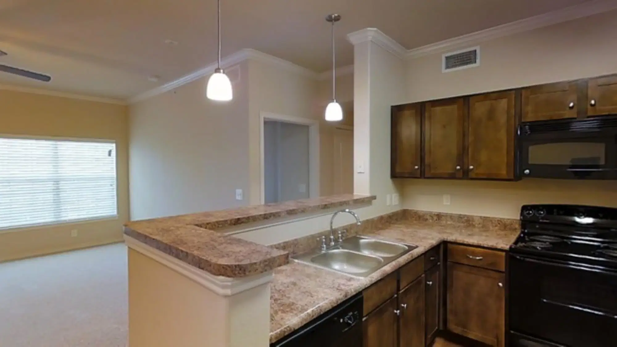 Oxford at Crossroads Center, Waxahachie – Kitchen