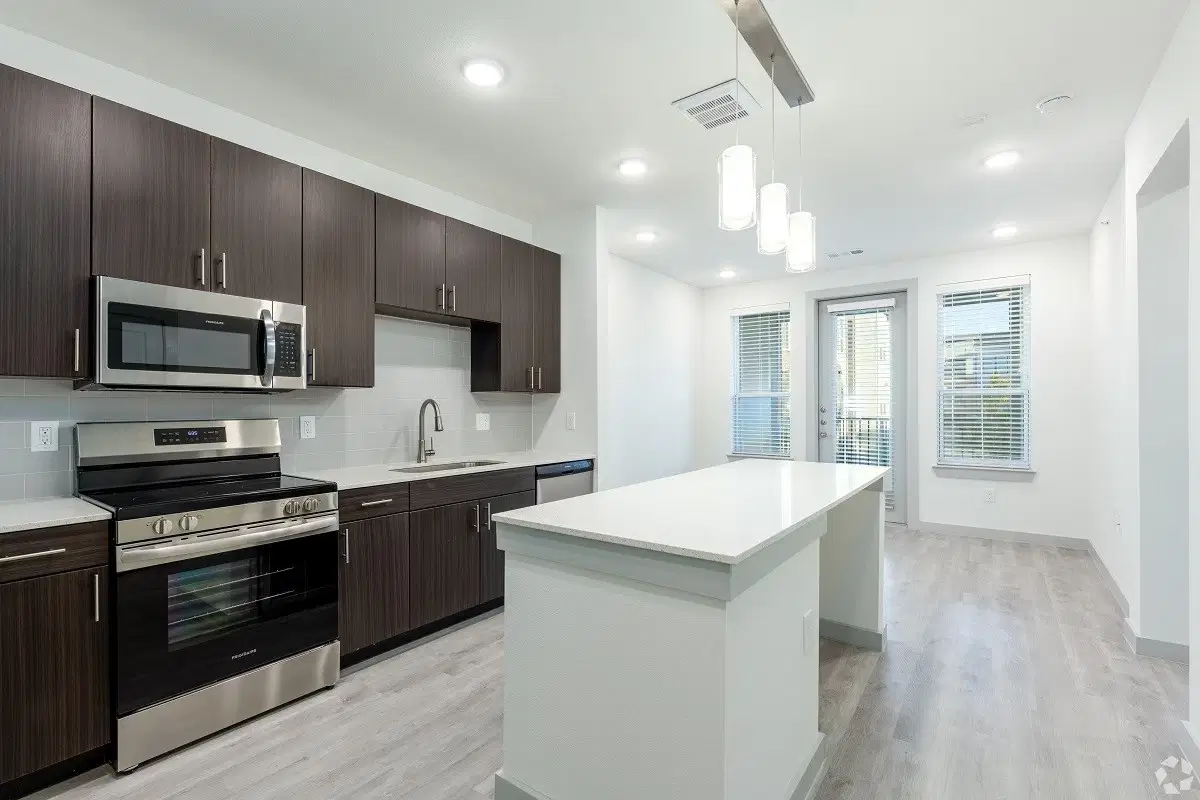 Oxford at Weatherford, Weatherford – Kitchen