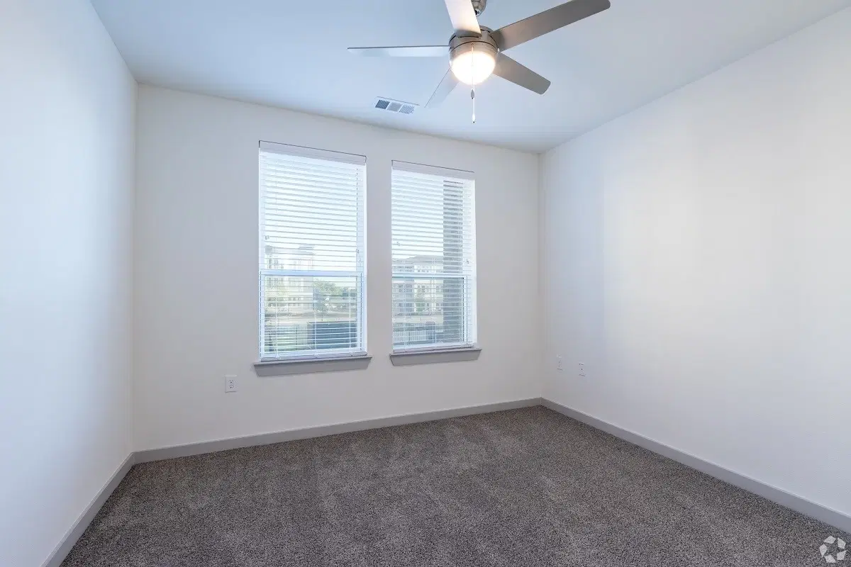 Oxford at Weatherford, Weatherford – Room