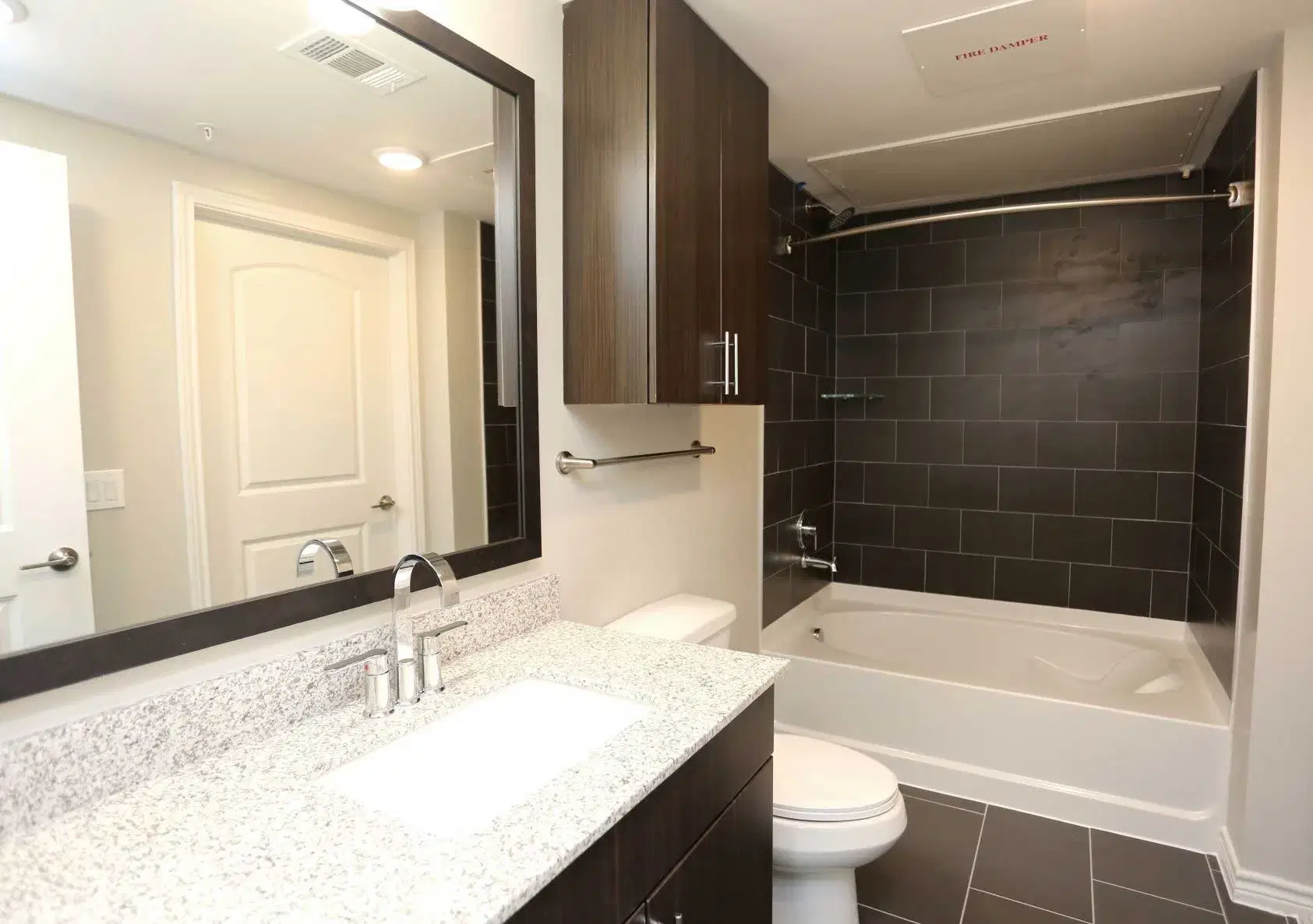 Oxford at Lakeview, Corinth – Bathroom