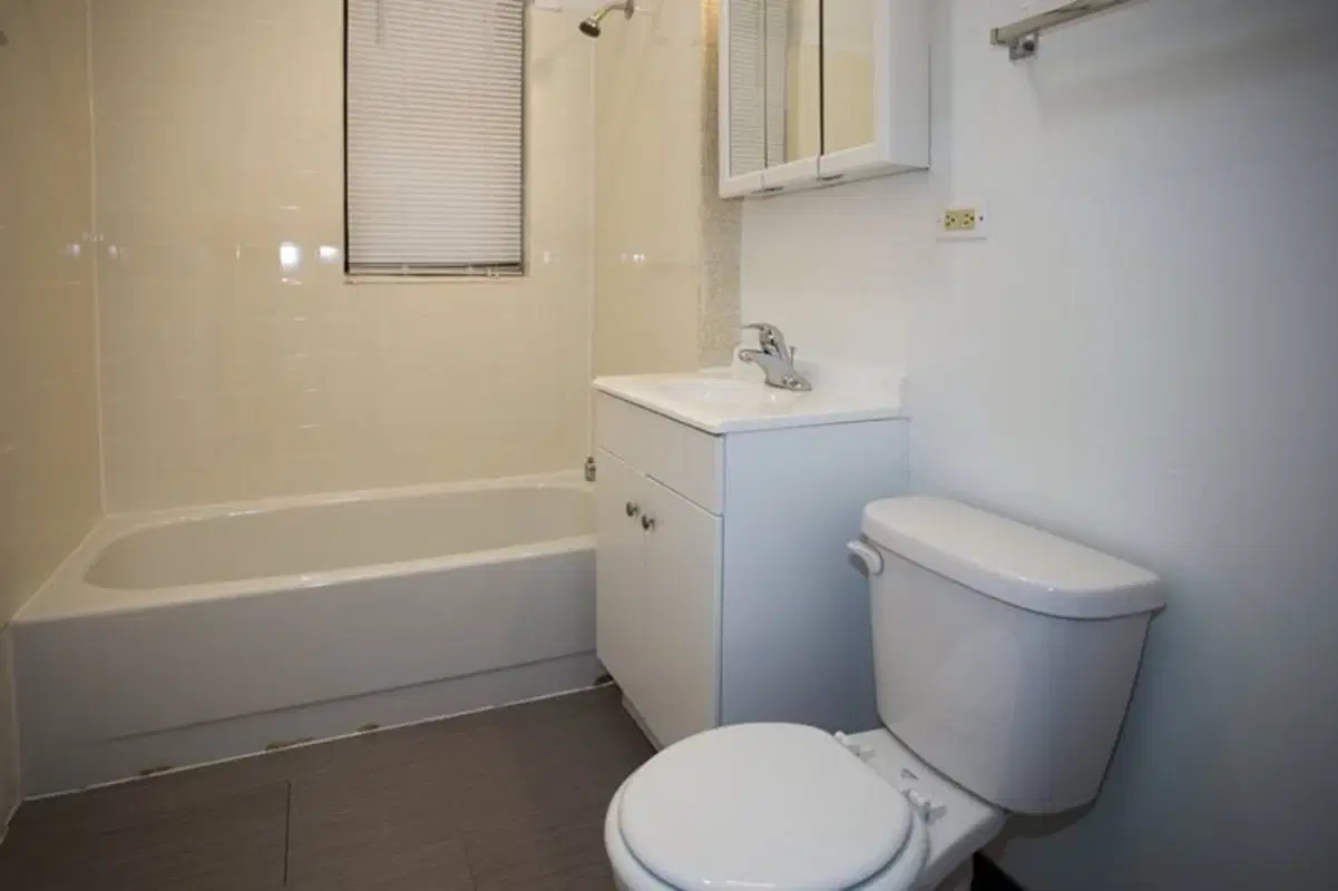 5452 S. Ellis Avenue, Chicago – 2 Bed 1 Bath
