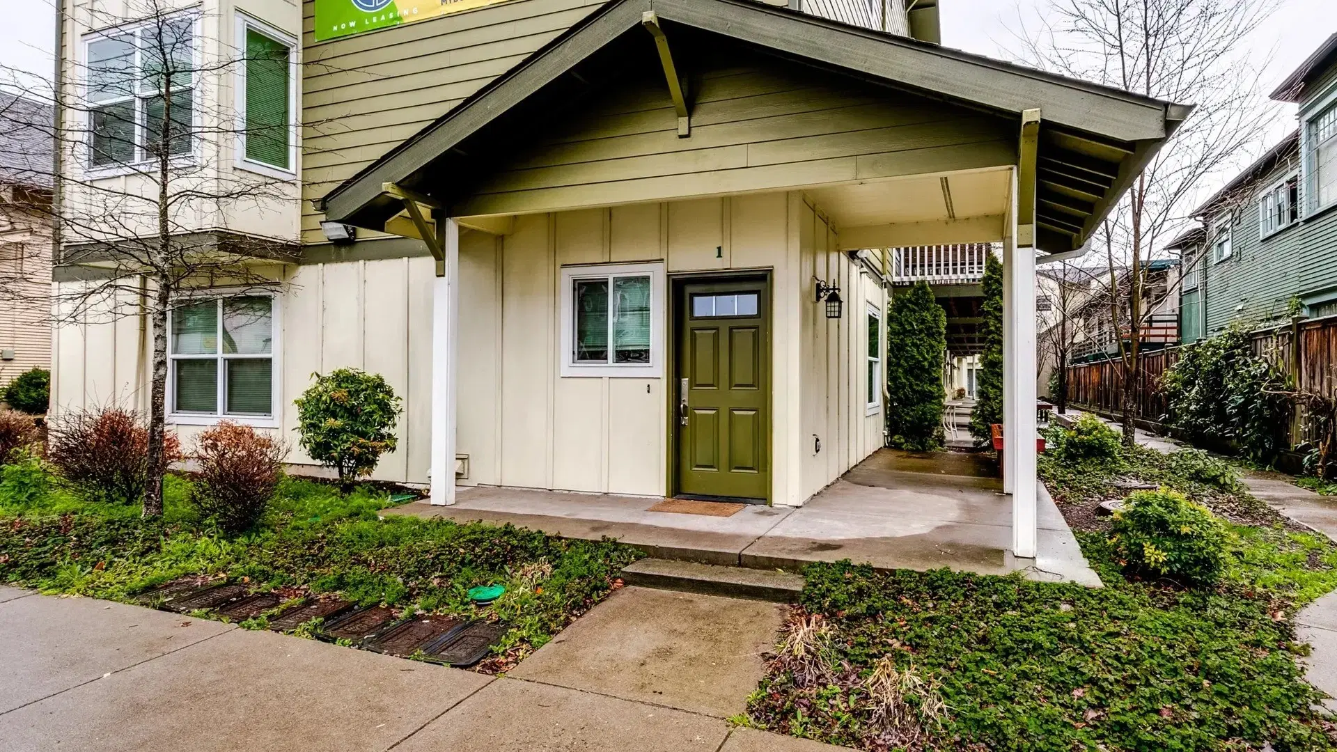 Steelhead Townhouses, Eugene – Exterior