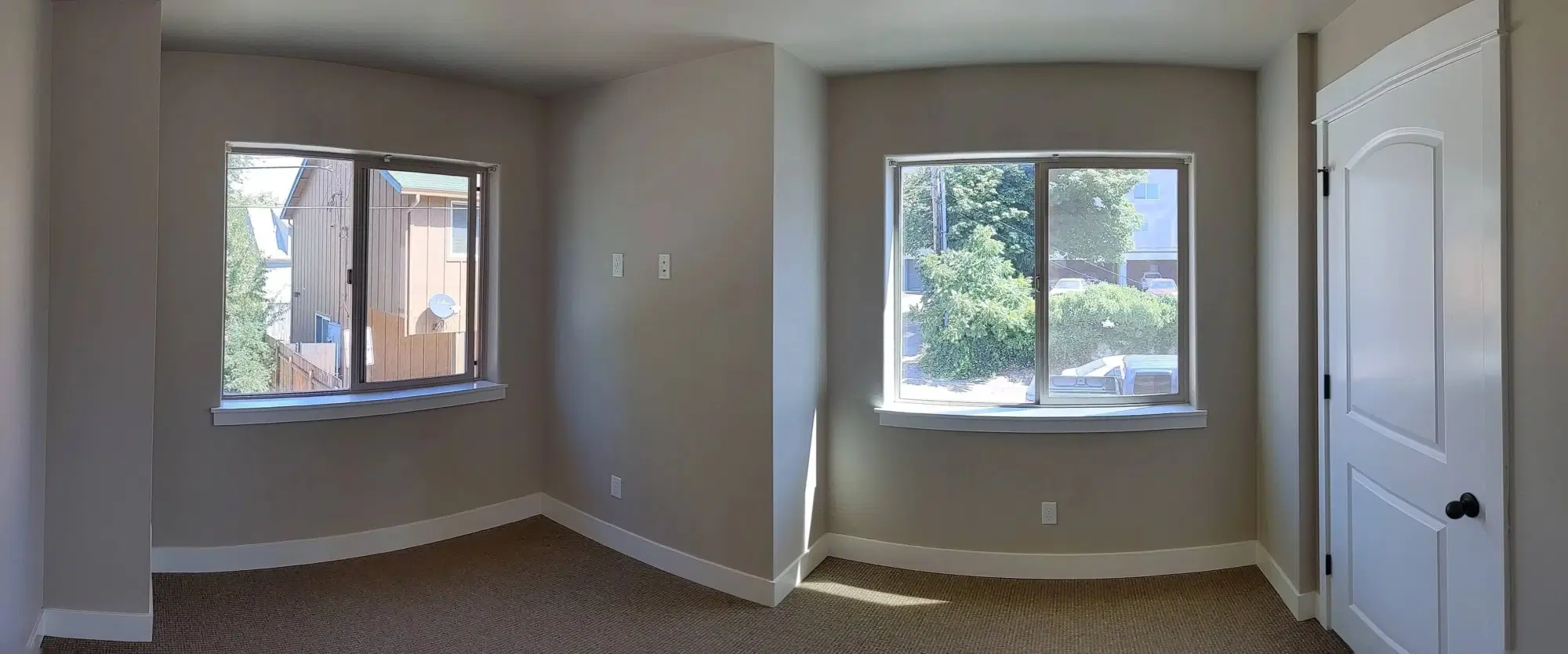 The Douglus, Eugene – Room