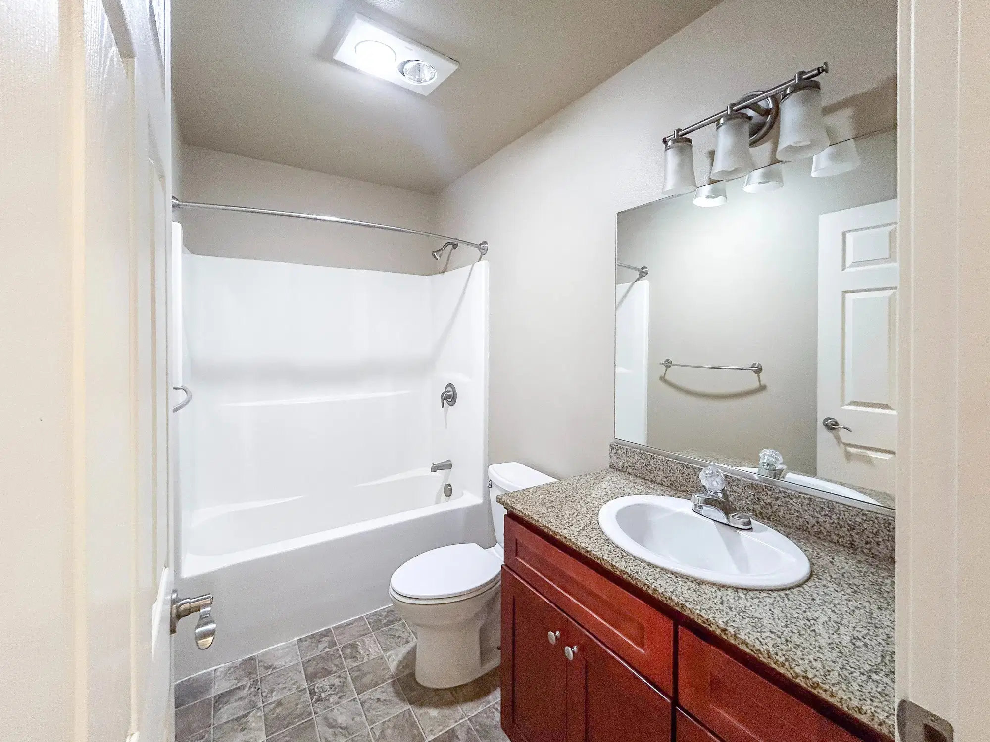 The Emery, Eugene – Bathroom