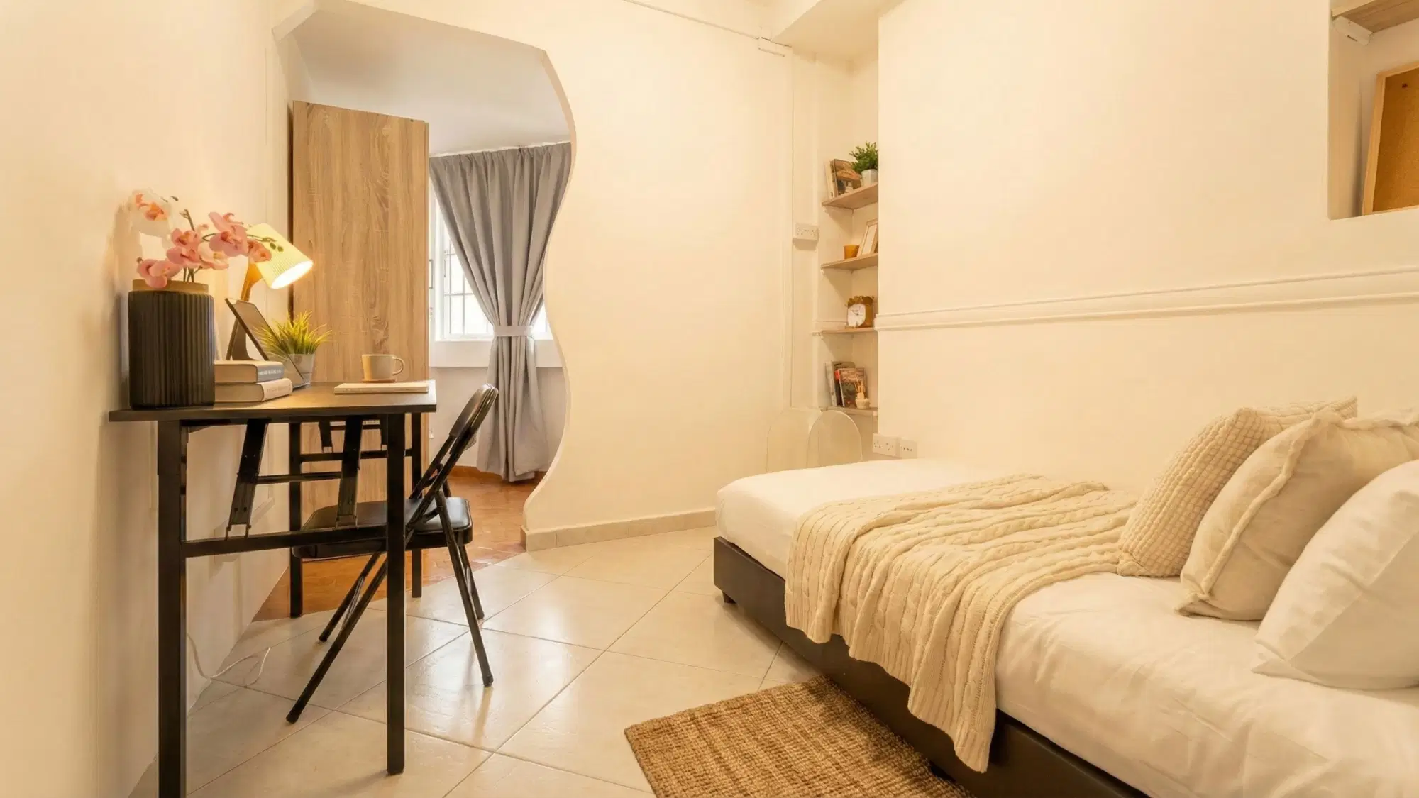 Room in a 7 Bedroom Apartment, 122 Jurong E St 13, Singapore 600122 – Bedroom
