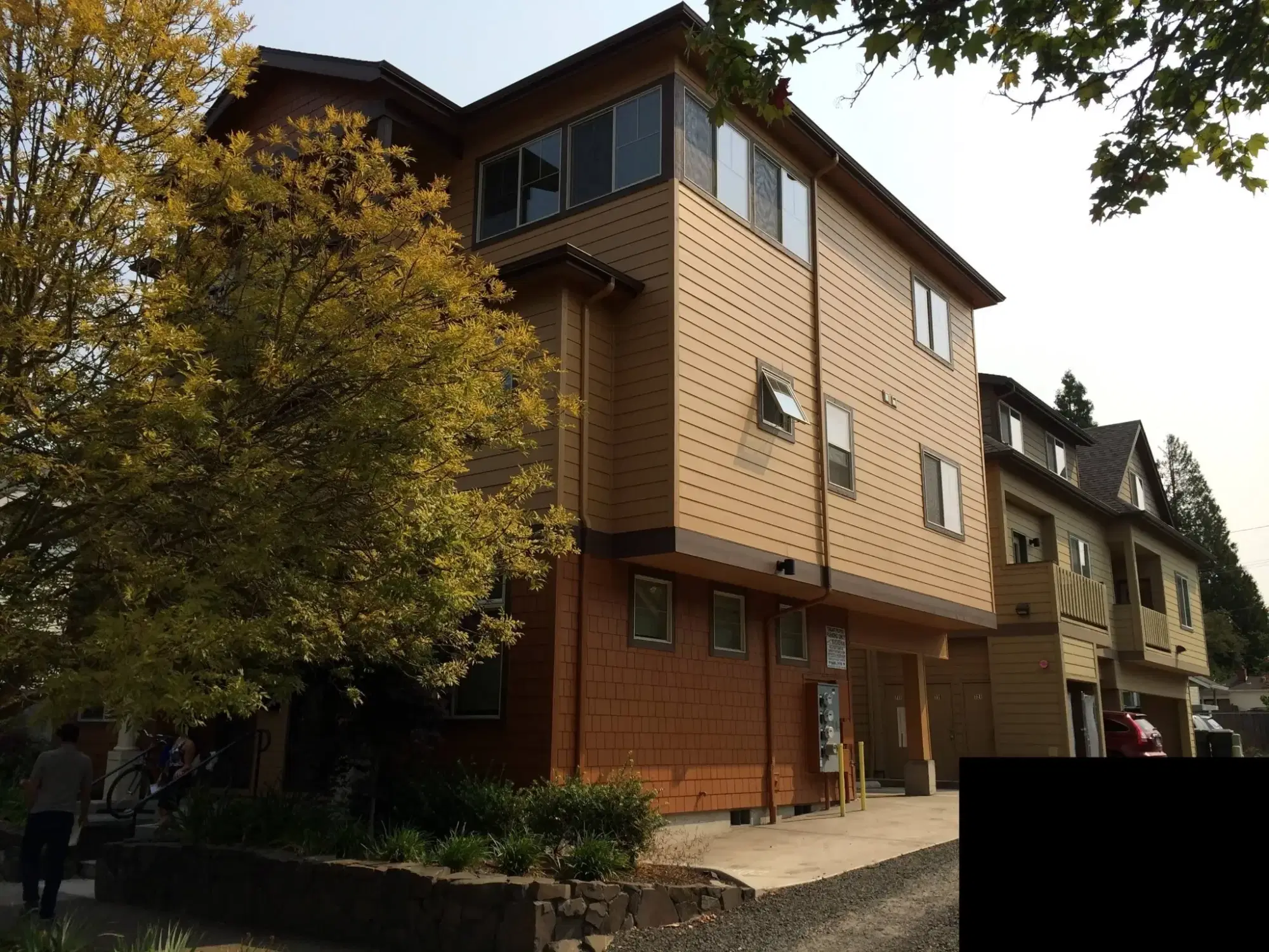 The Lupine, Eugene – Exterior