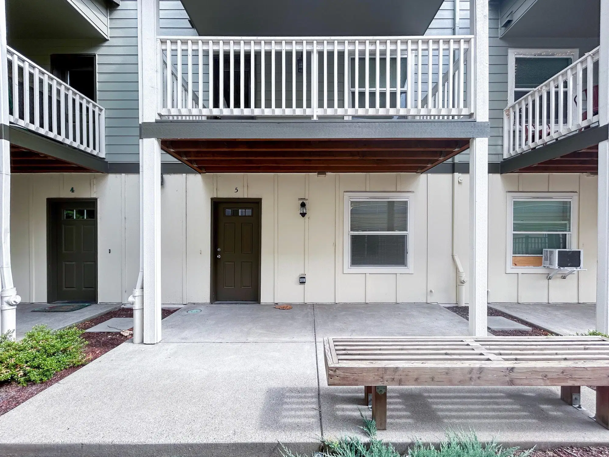 Duck Flats, Eugene – Exterior