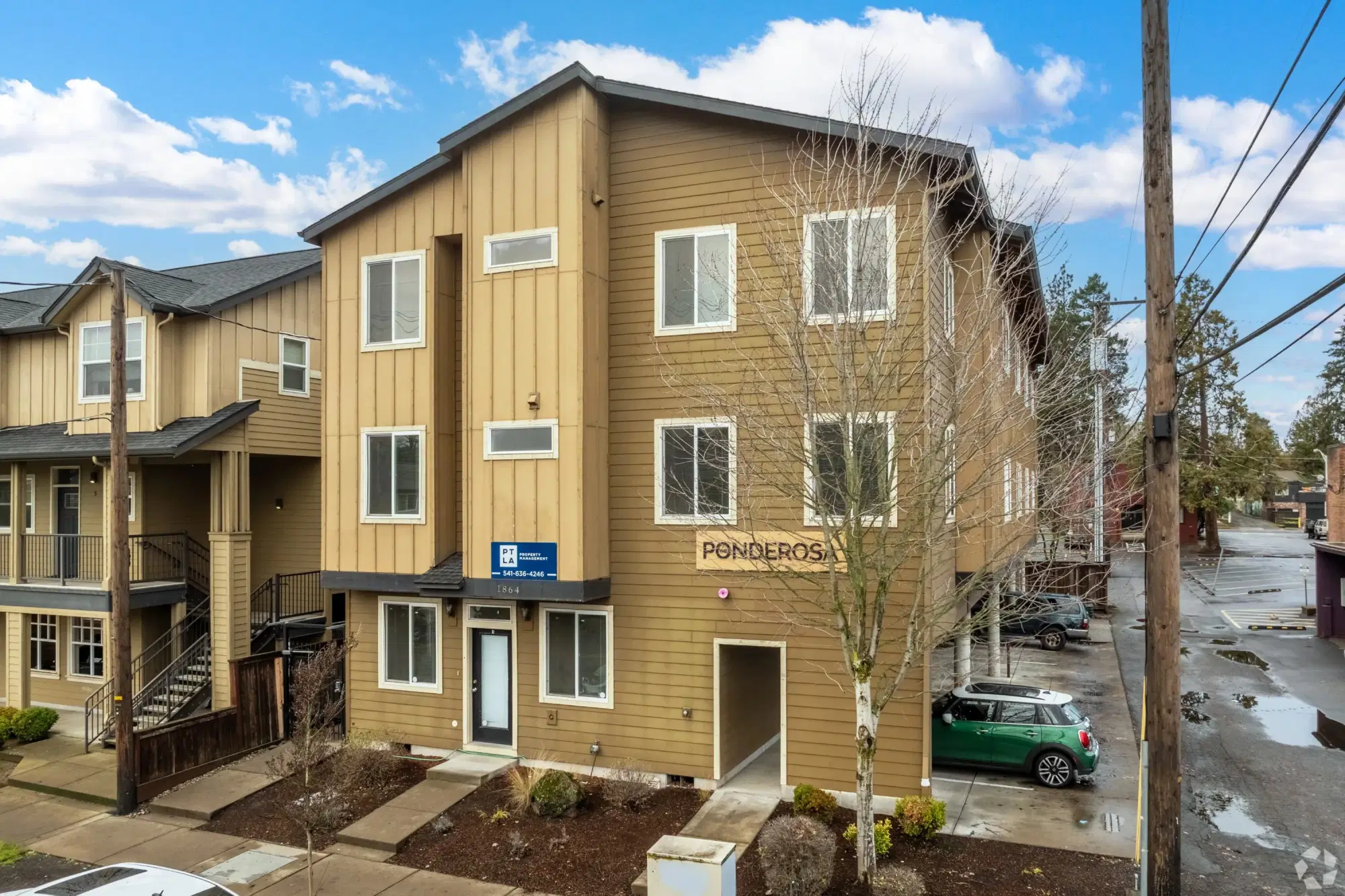 The Ponderosa, Eugene – Exterior