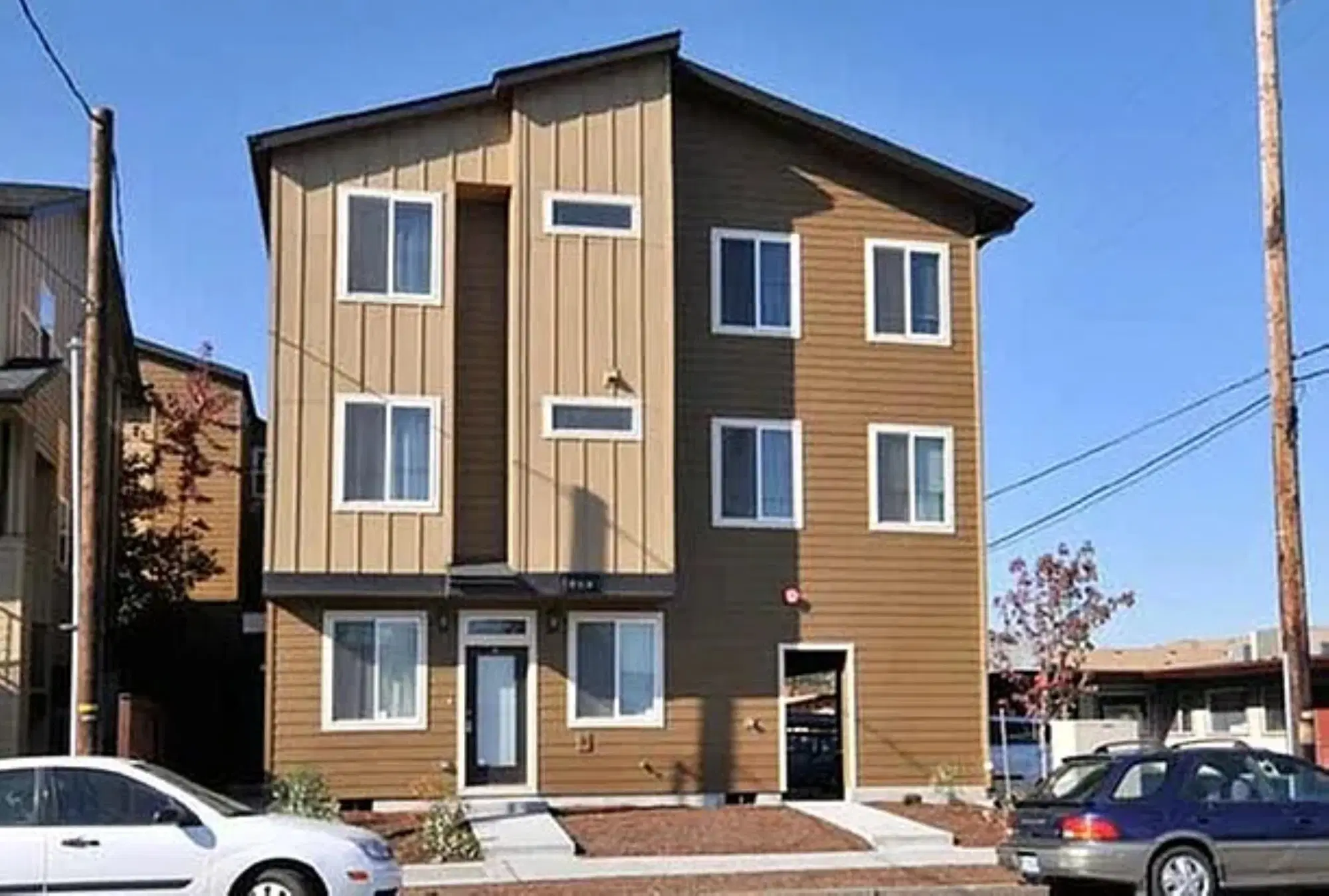 The Ponderosa, Eugene – Exterior