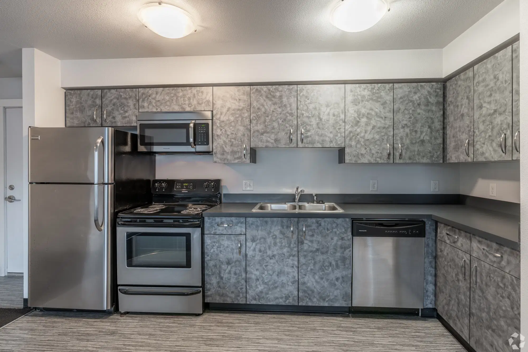 MW 2, Eugene – Kitchen