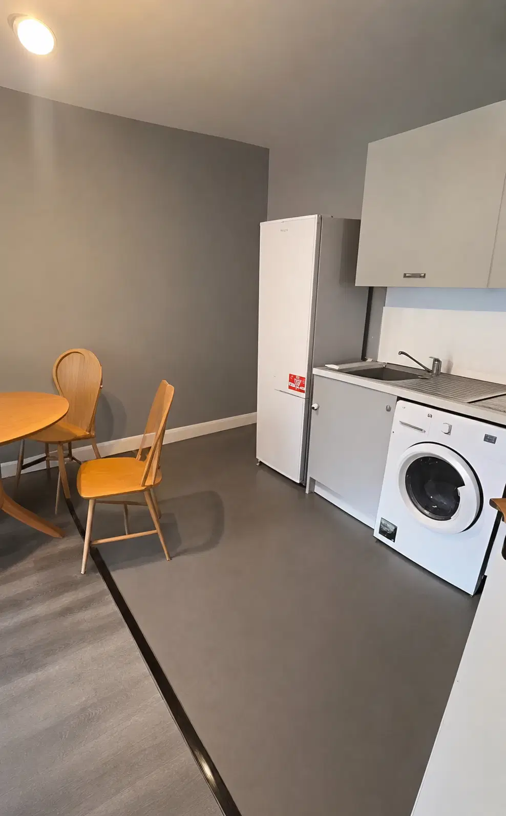 Room in A 2 Bedroom Apartment, 603 The Windmill, Dock Rd, Mountkennet, Limerick V94 W9R9 – Kitchen