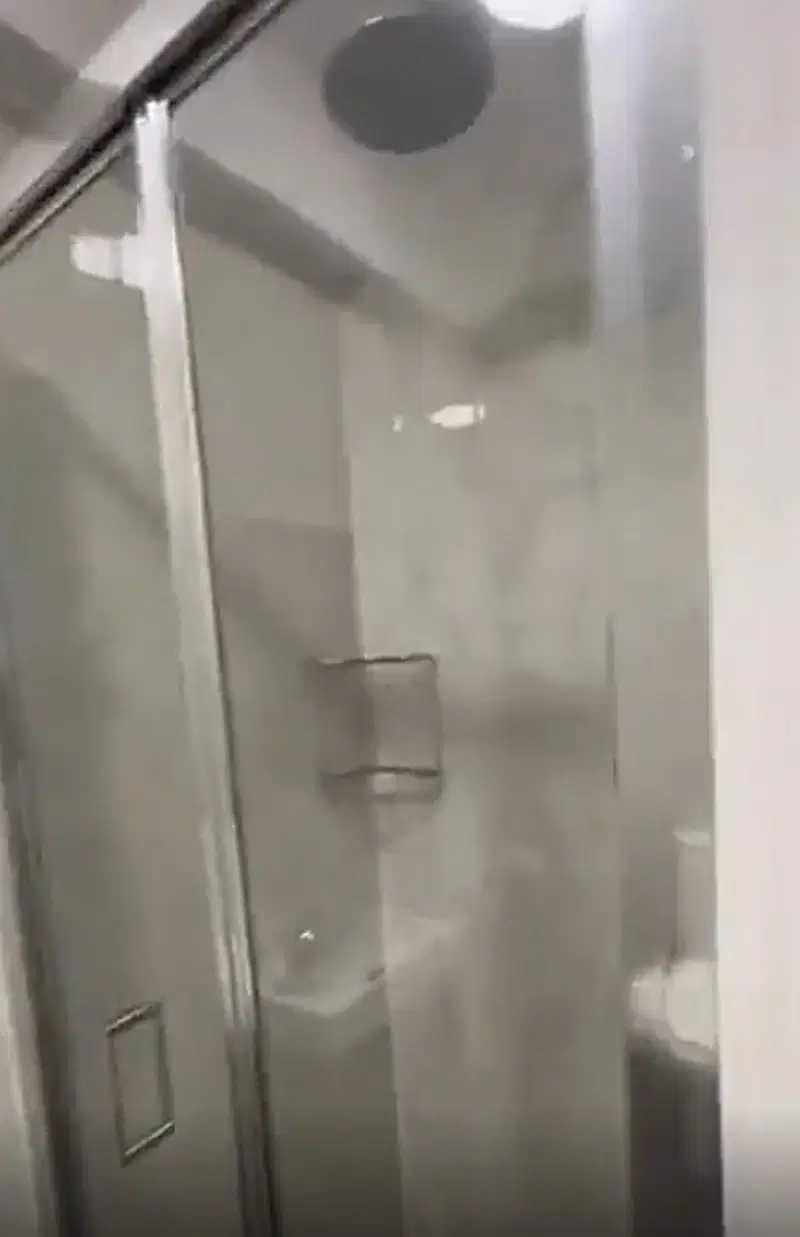 Room in A 8 Bedroom Apartment, 13A Grangemore Dr, Donaghmede, Dublin 13 D13 H9TX – Bathroom