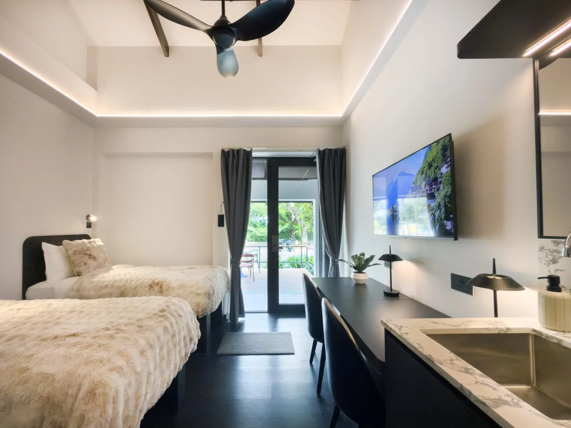 Coliwoo Resort Changi, Singapore – Patio Studio