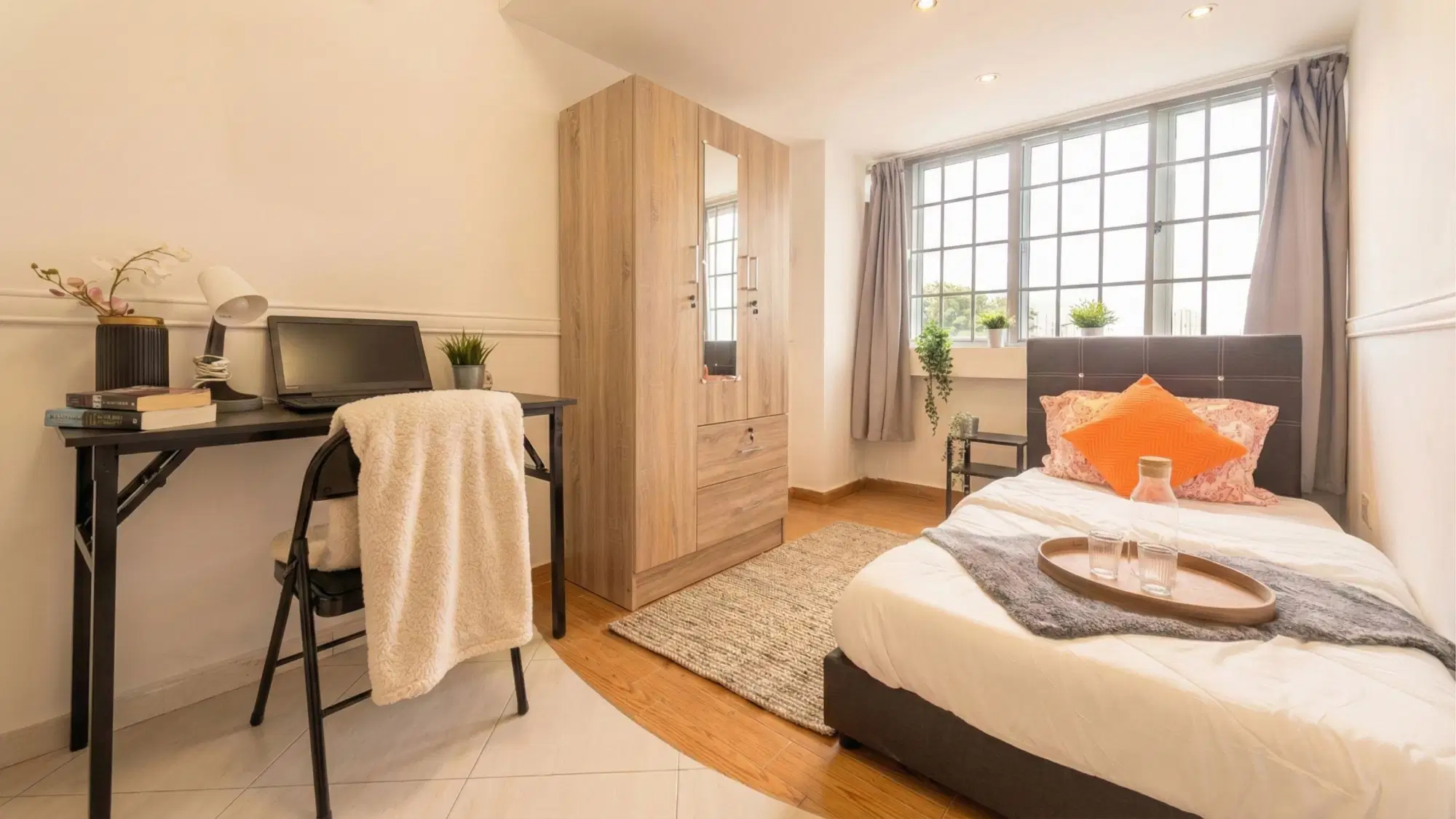 Room in a 7 Bedroom Apartment, 122 Jurong E St 13, Singapore 600122 – Standard Room 2