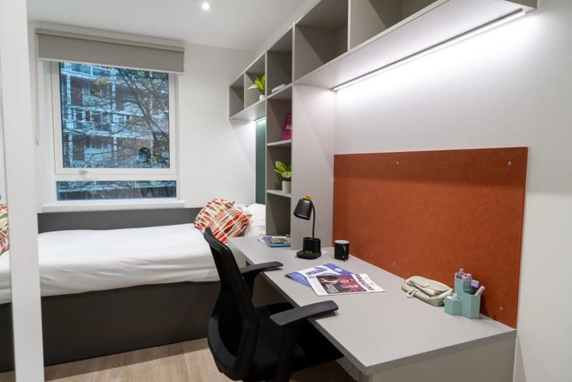 International Students House Vauxhall, London – Premier Double Ensuite for Two